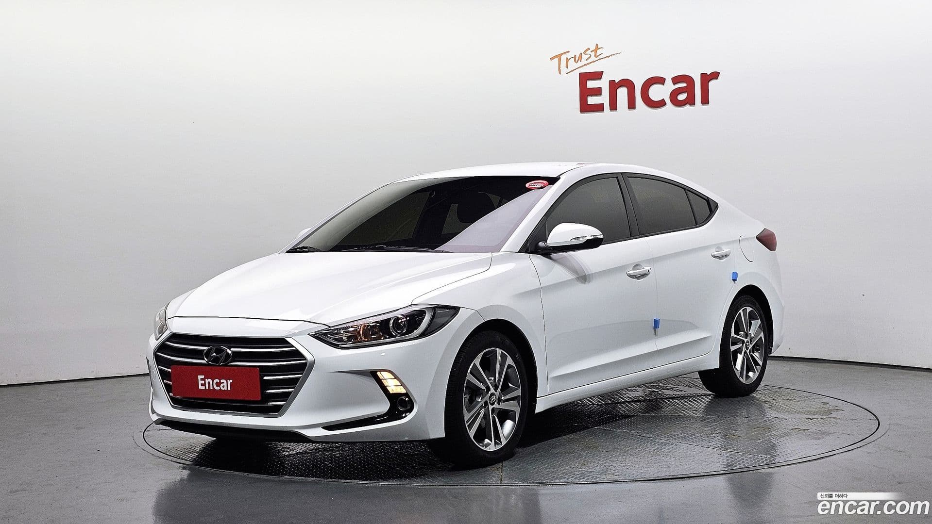 Main__Slider__Photo:AVANTE Hyundai 2018.6-0