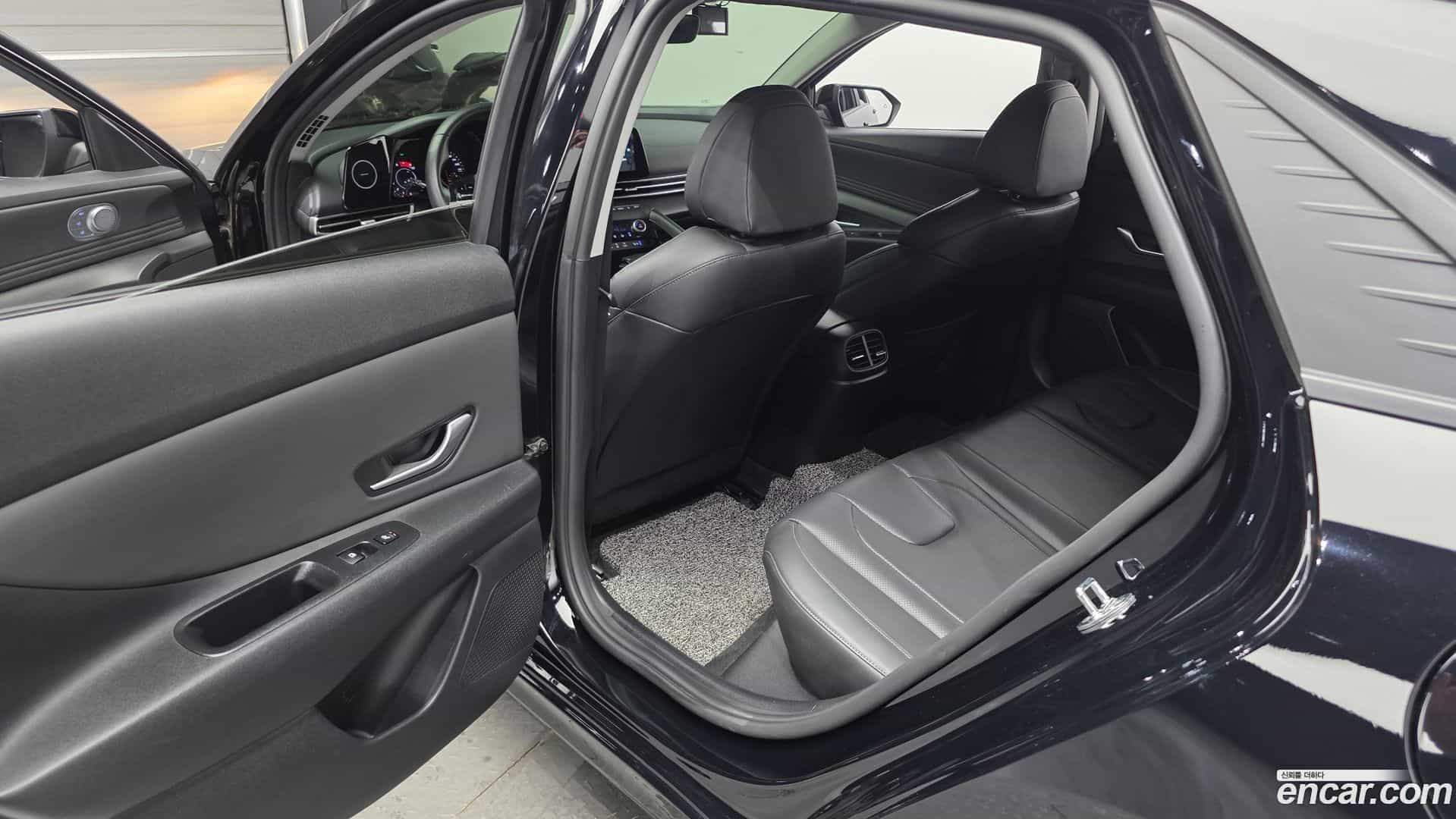 AVANTE Hyundai 2022.4-OPTION-015