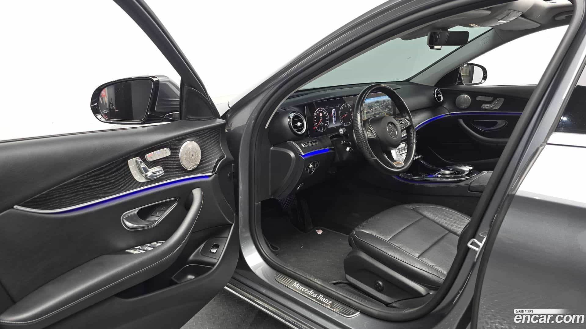 E-Class Mercedes-Benz 2017.6-INNER-010