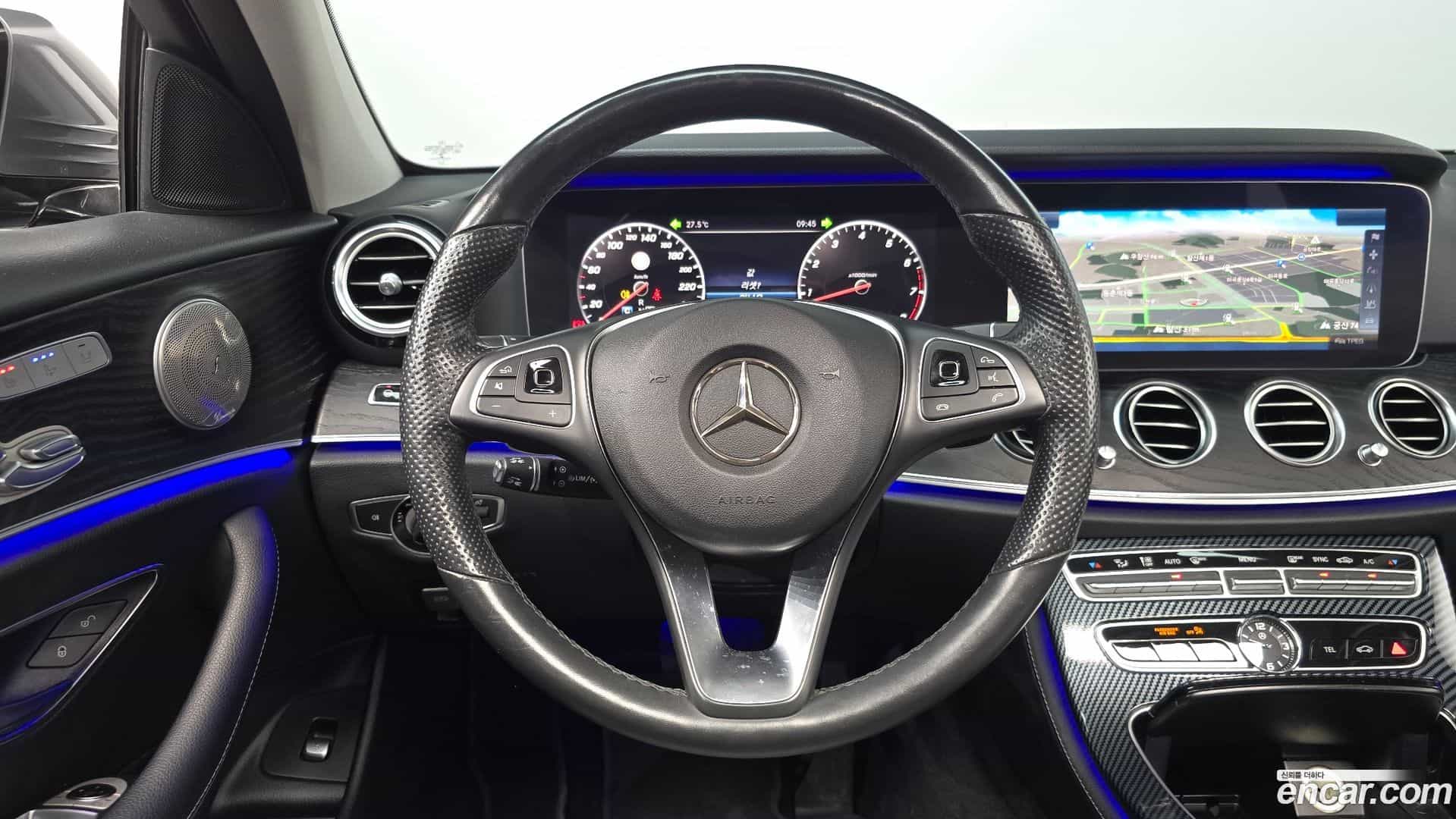 E-Class Mercedes-Benz 2017.6-OPTION-017