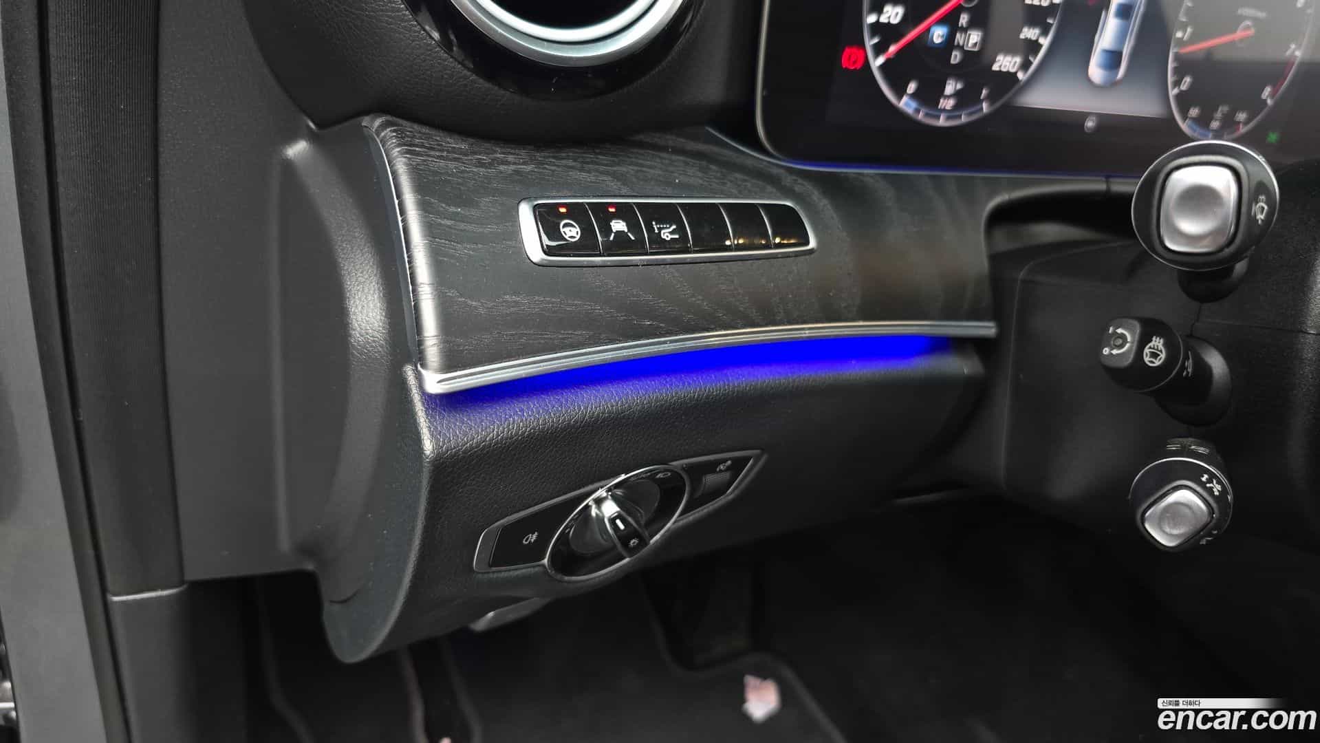 E-Class Mercedes-Benz 2017.6-OPTION-020