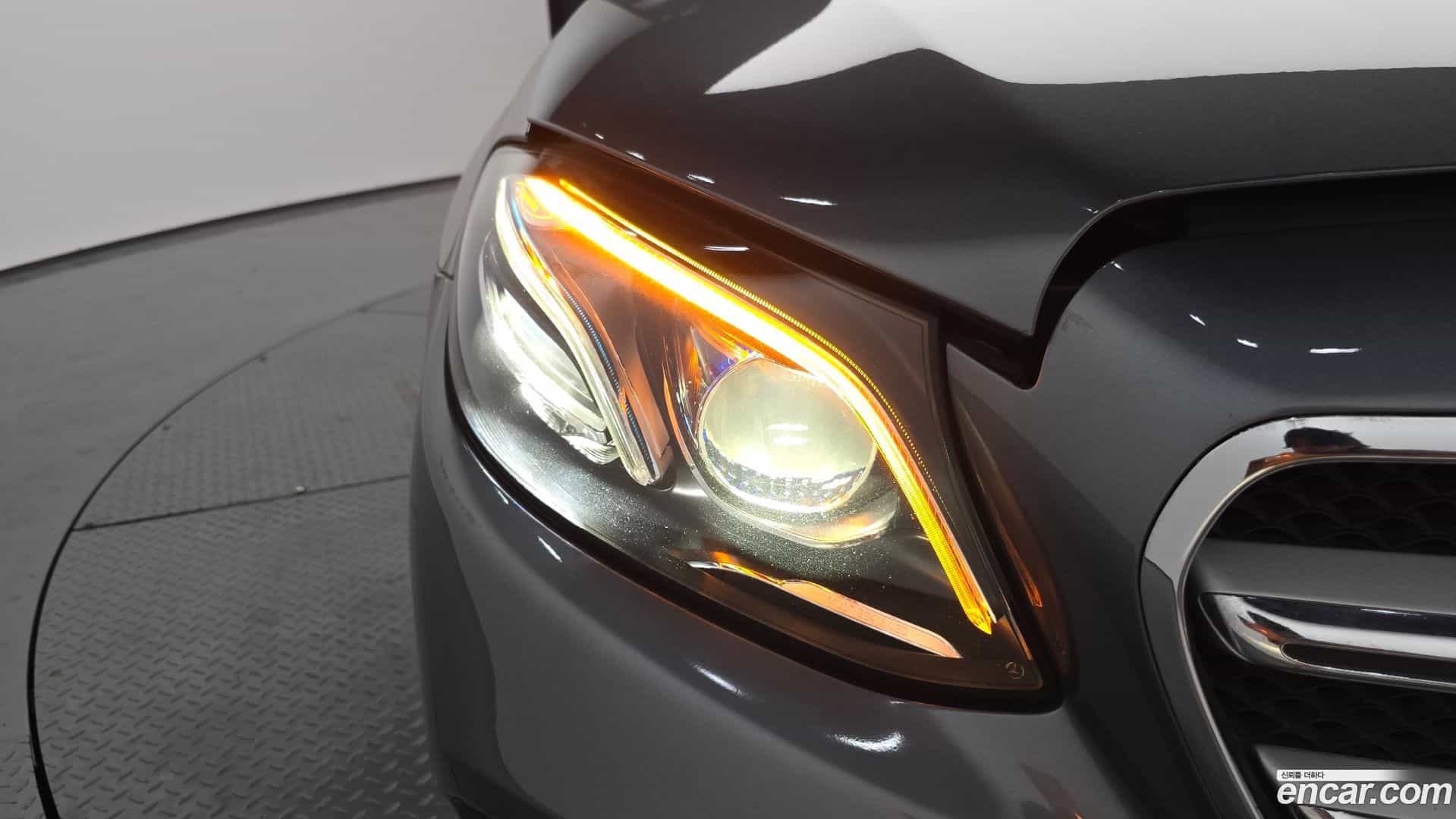 E-Class Mercedes-Benz 2017.6-OUTER-032