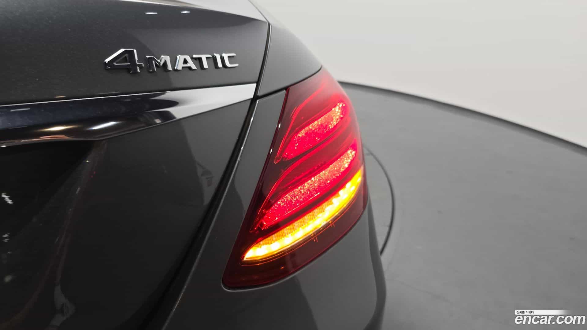 E-Class Mercedes-Benz 2017.6-OUTER-033