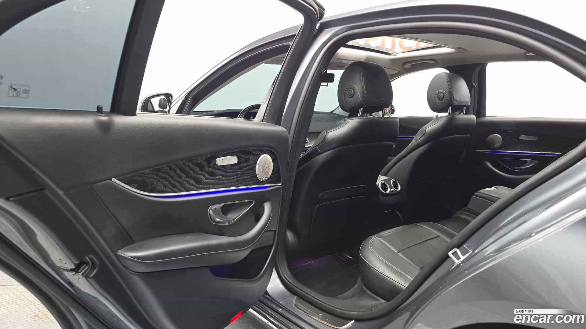 E-Class Mercedes-Benz 2017.6-INNER-036