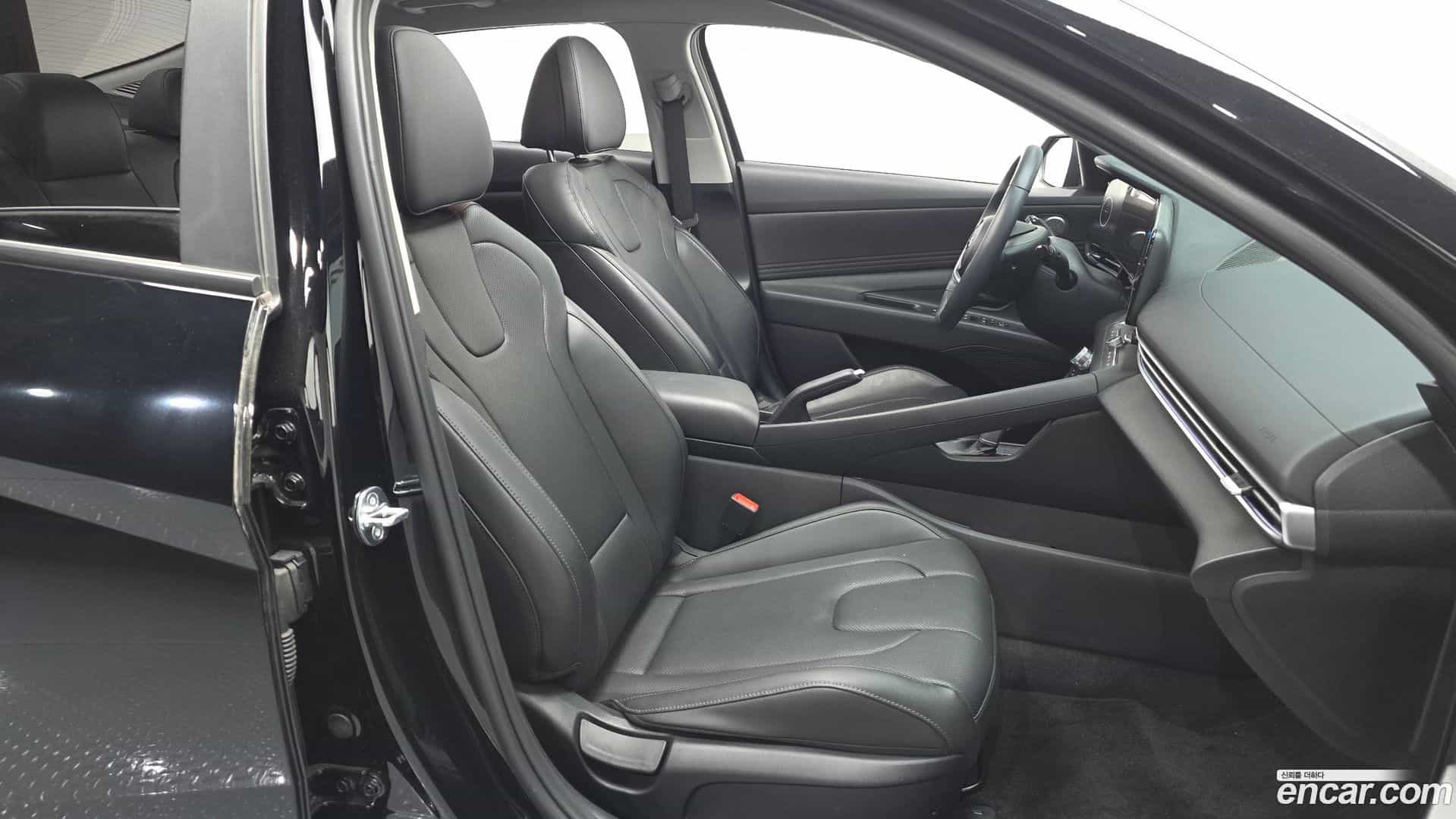 AVANTE Hyundai 2023.0-OPTION-016