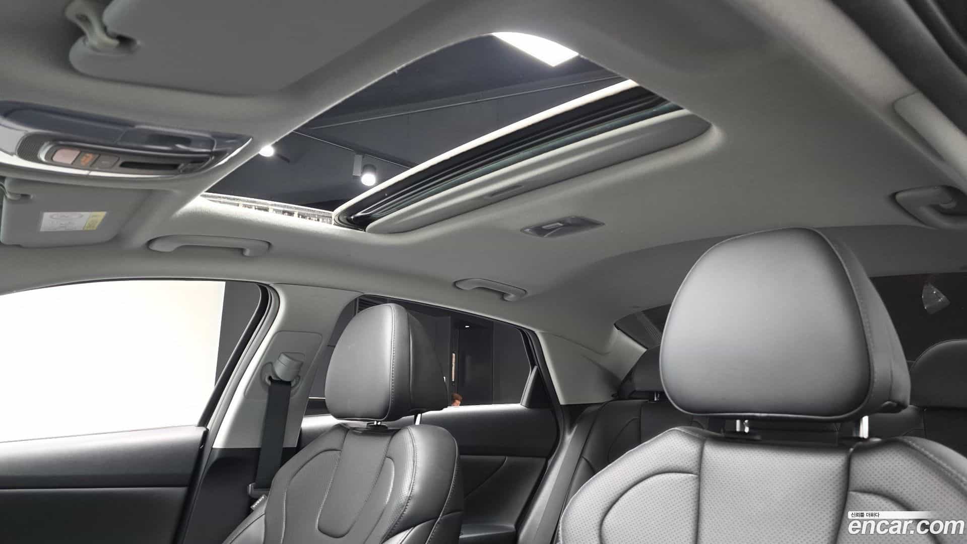 AVANTE Hyundai 2023.0-OPTION-023