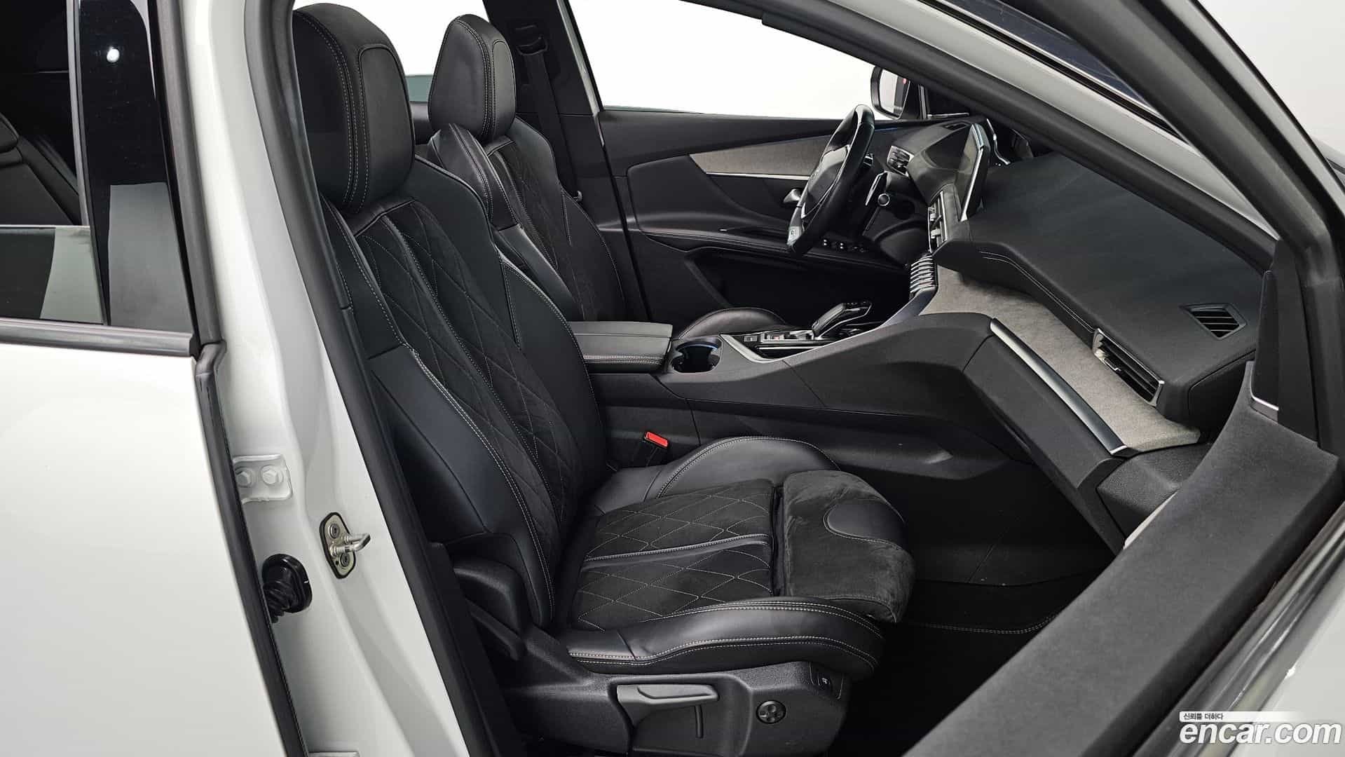 3008 Peugeot 2019.4-OPTION-015