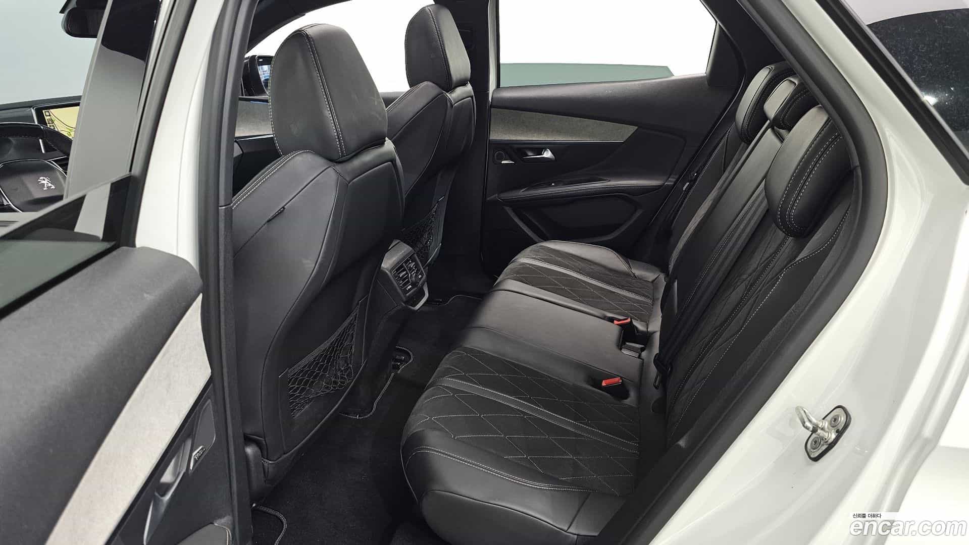 3008 Peugeot 2019.4-OPTION-016