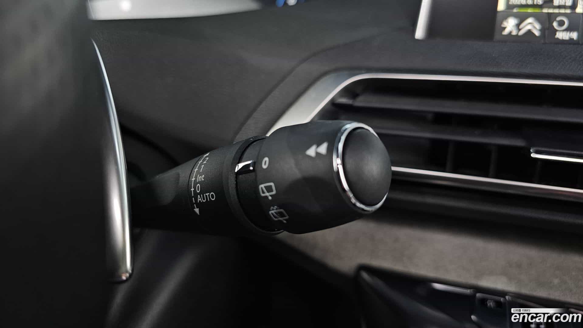 3008 Peugeot 2019.4-OPTION-040
