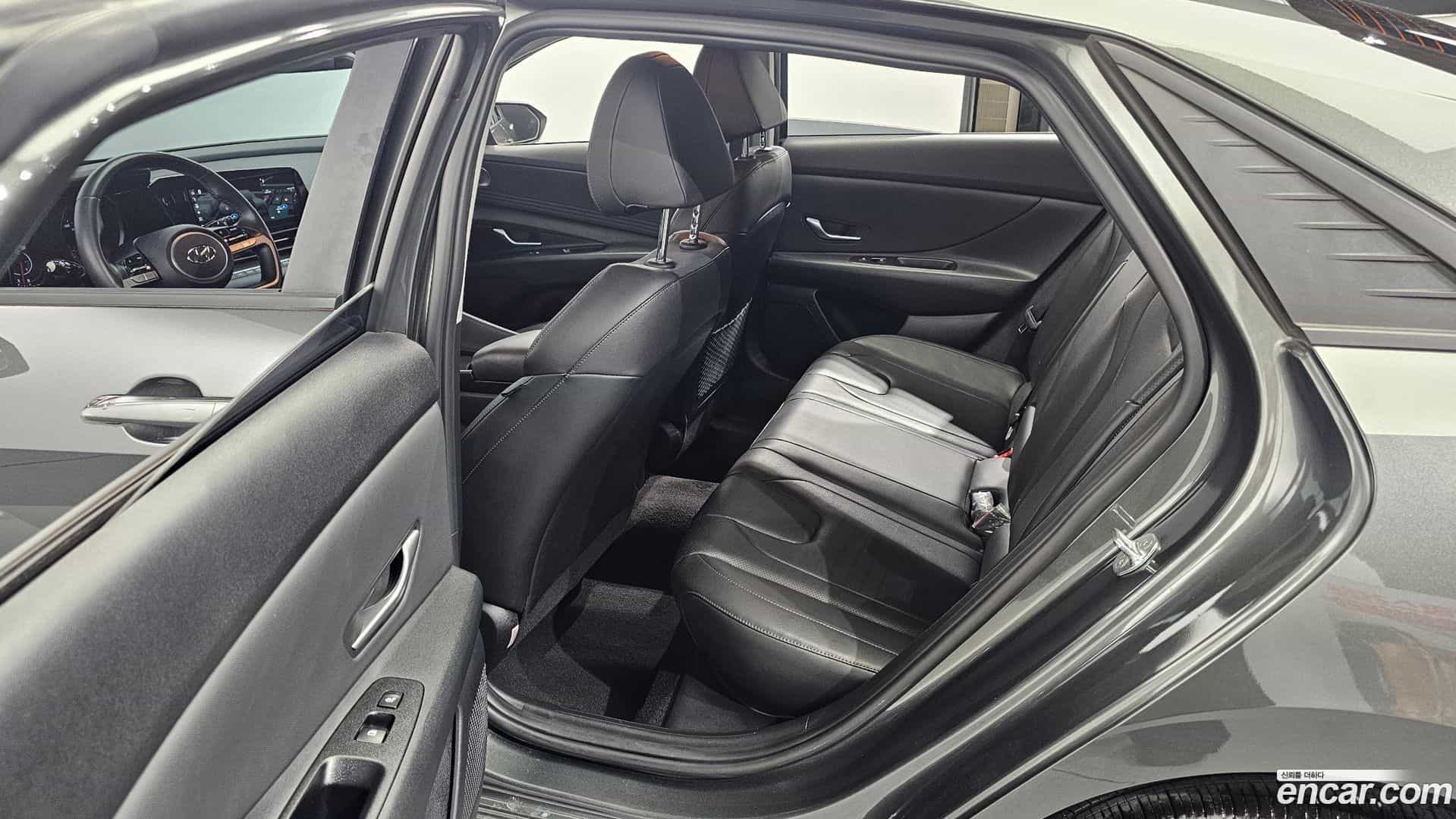 AVANTE Hyundai 2022.3-OPTION-015