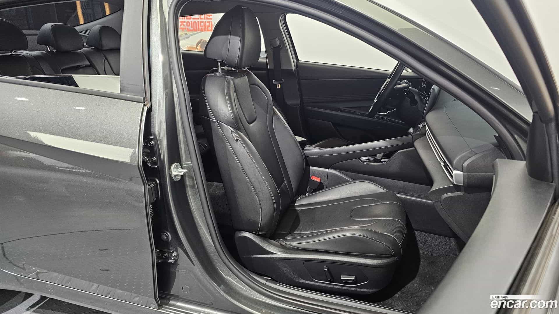 AVANTE Hyundai 2022.3-INNER-036