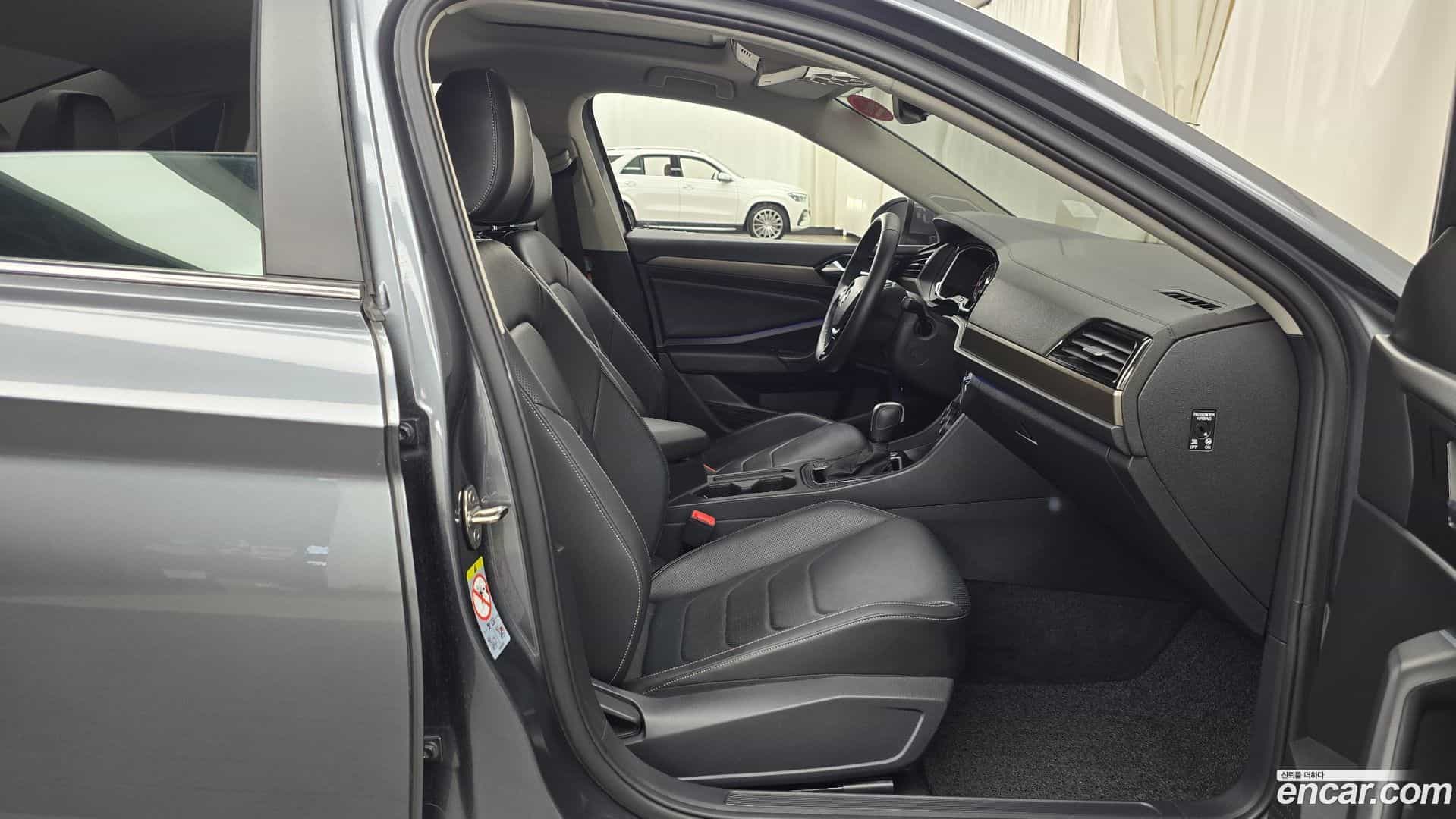 Jetta Volkswagen 2020.11-OPTION-016