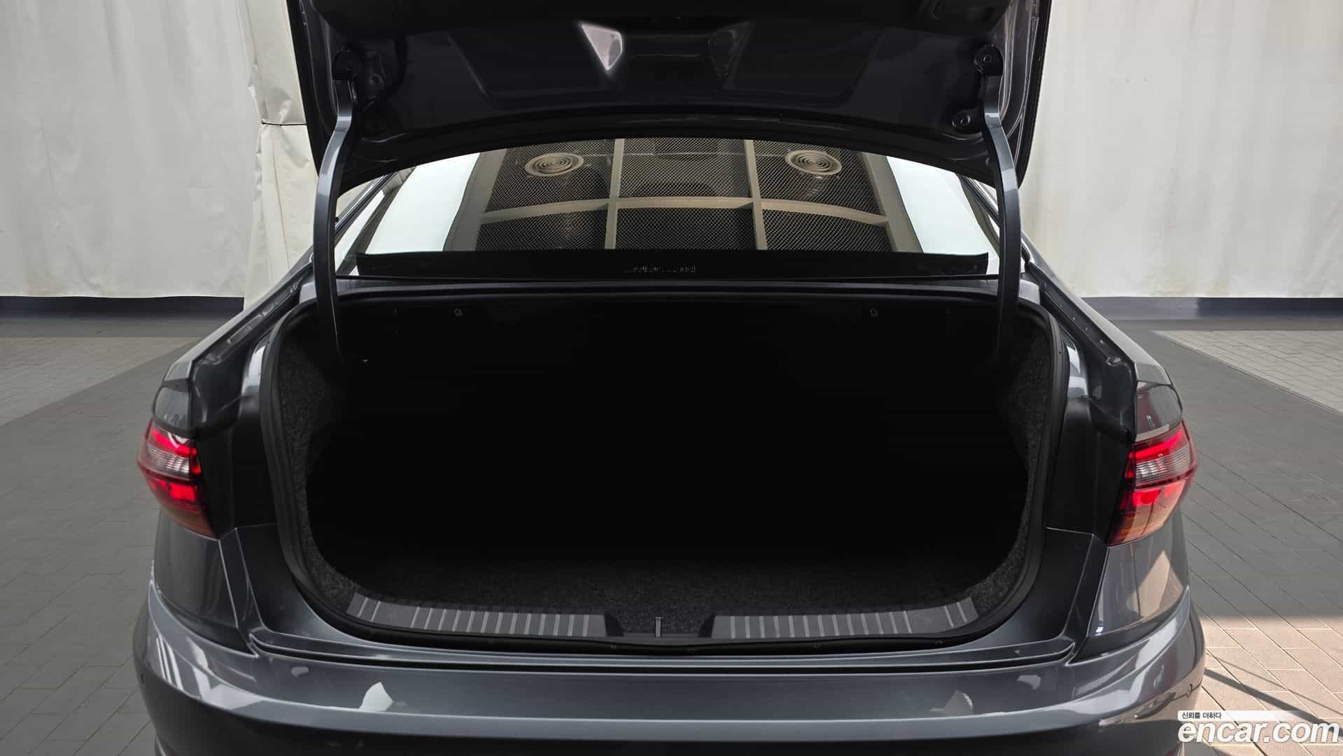 Jetta Volkswagen 2020.11-OPTION-024