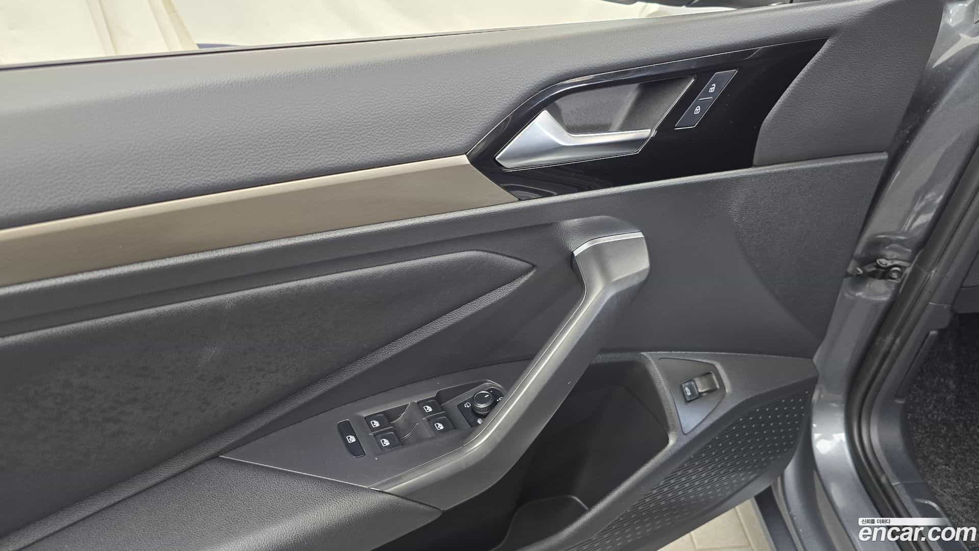 Jetta Volkswagen 2020.11-OPTION-041