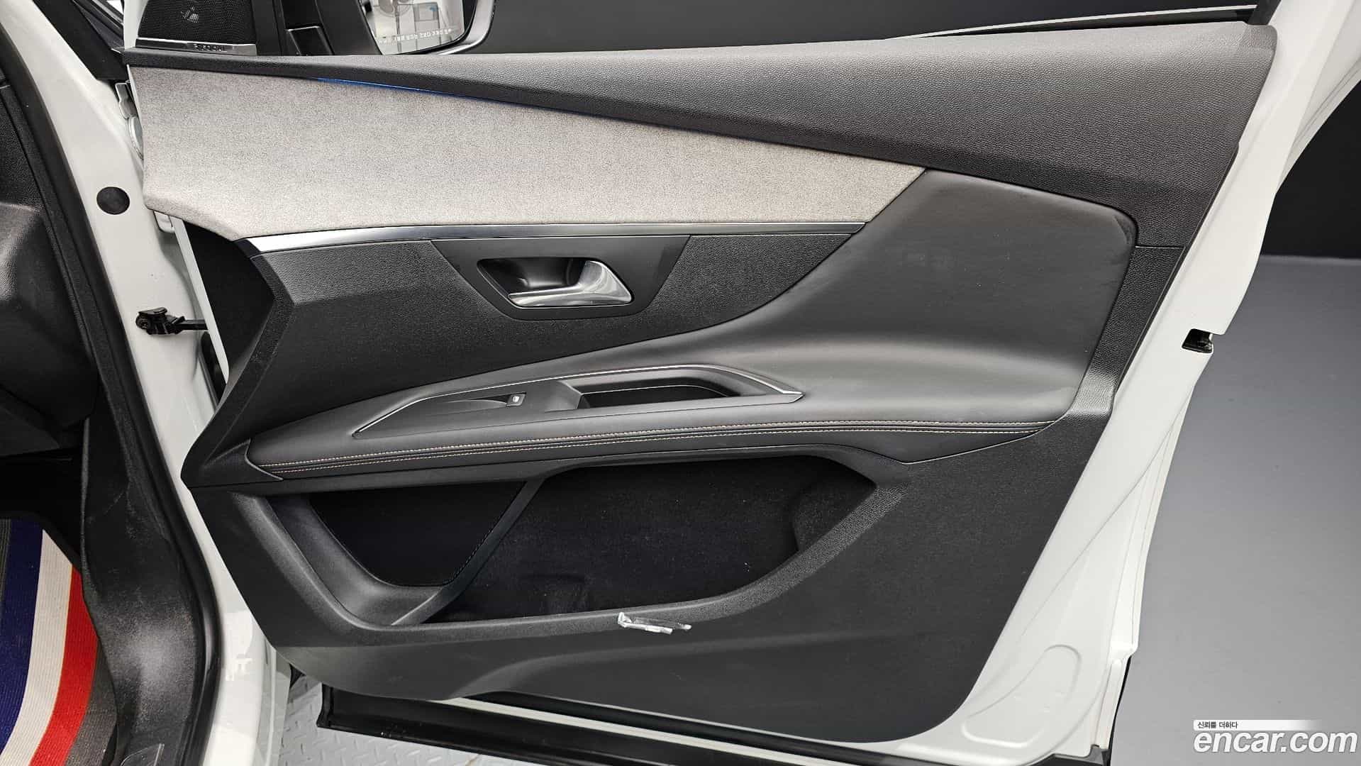3008 Peugeot 2018.2-INNER-034
