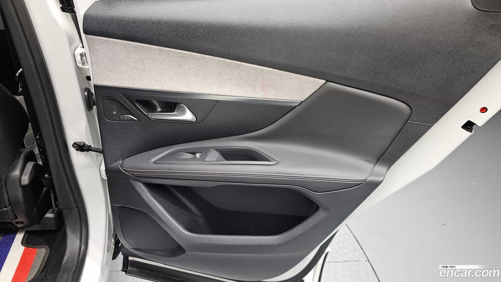 3008 Peugeot 2018.2-INNER-035