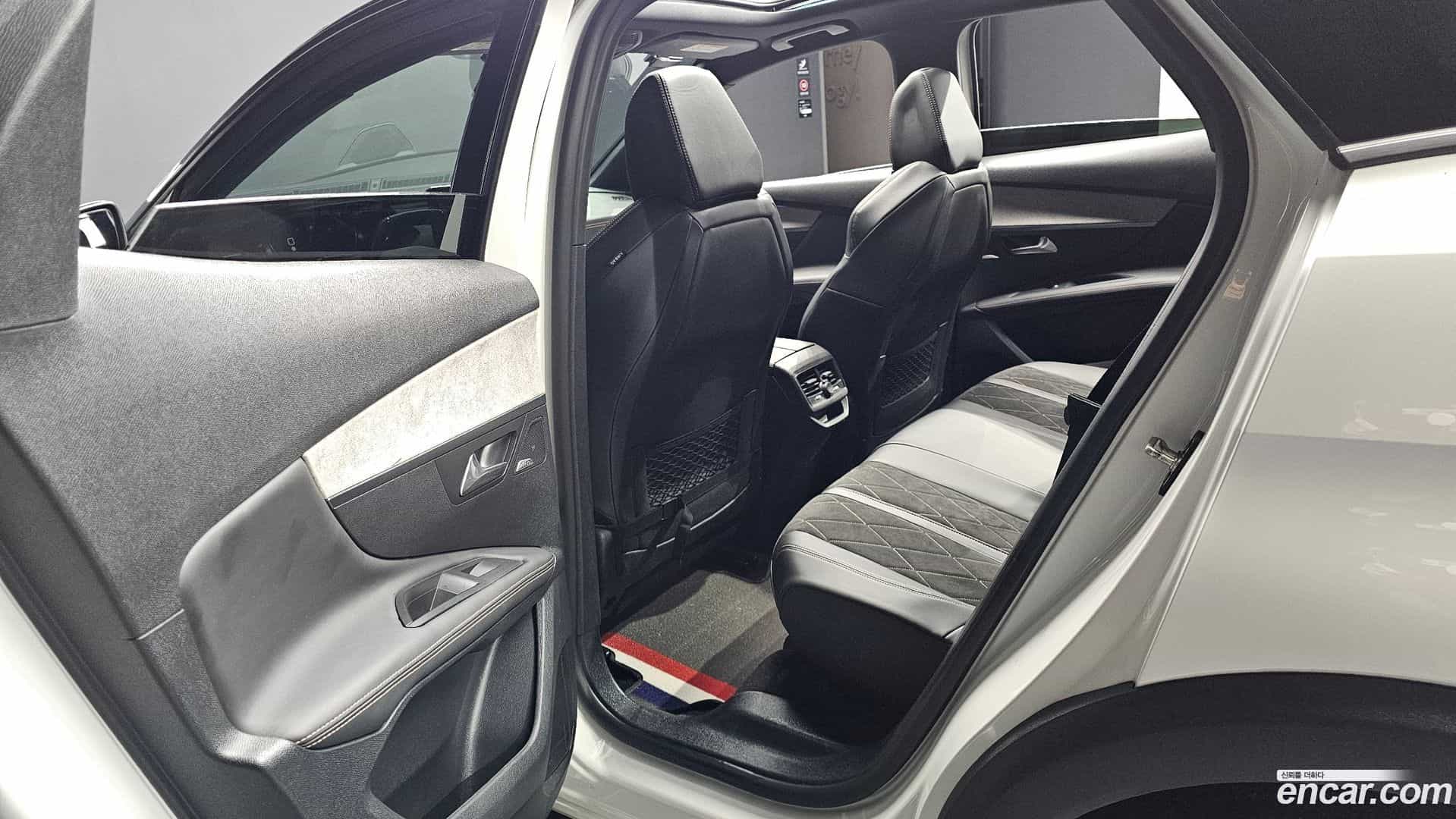 3008 Peugeot 2018.2-INNER-036