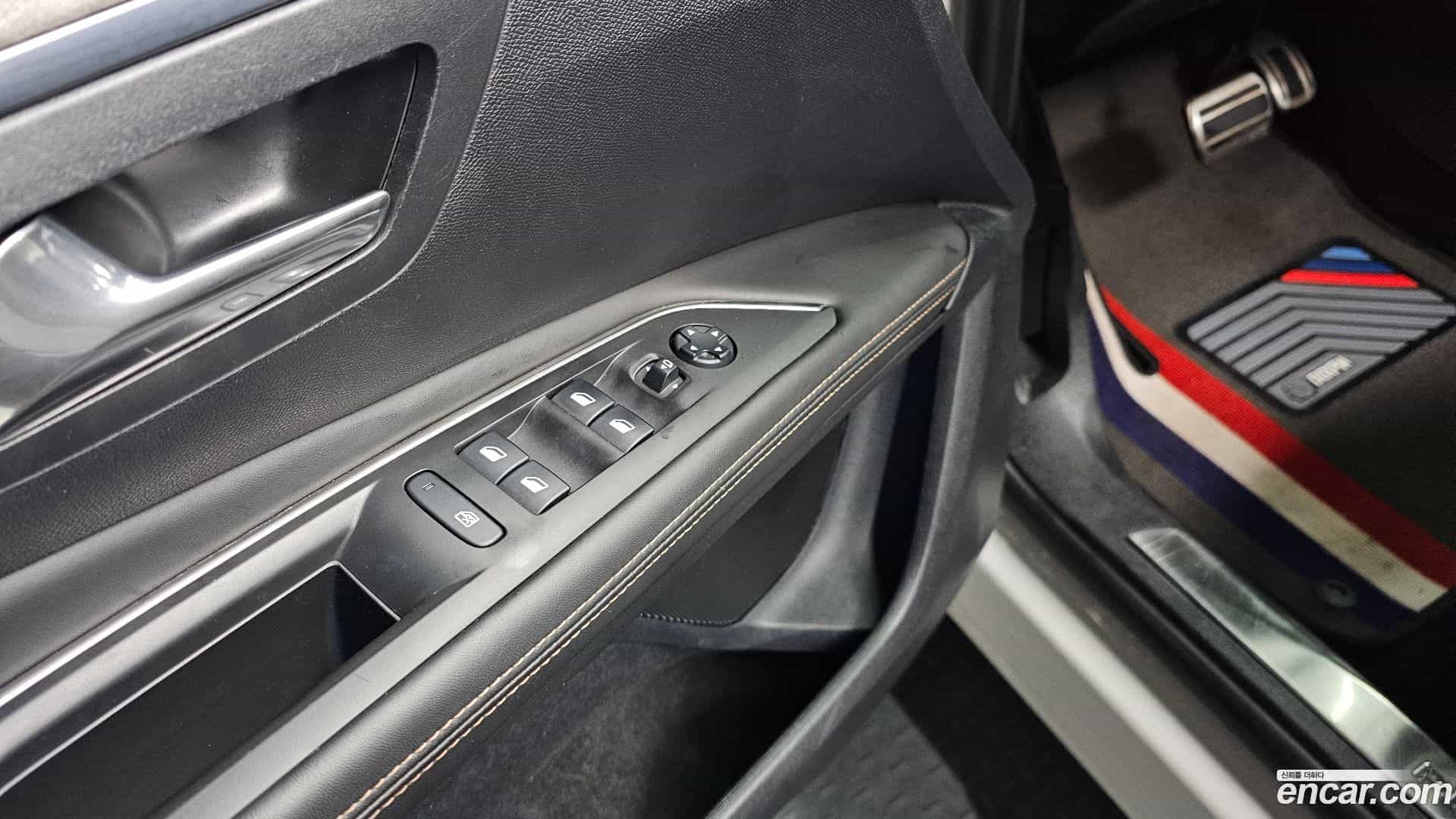 3008 Peugeot 2018.2-OPTION-041