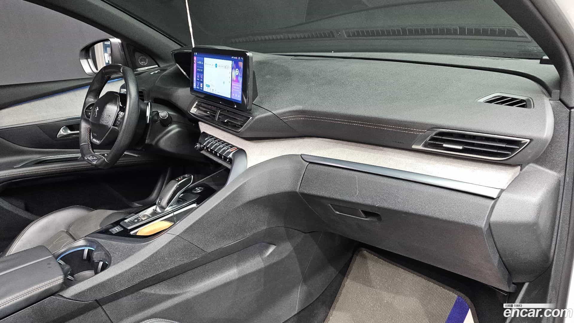 3008 Peugeot 2018.2-OPTION-042