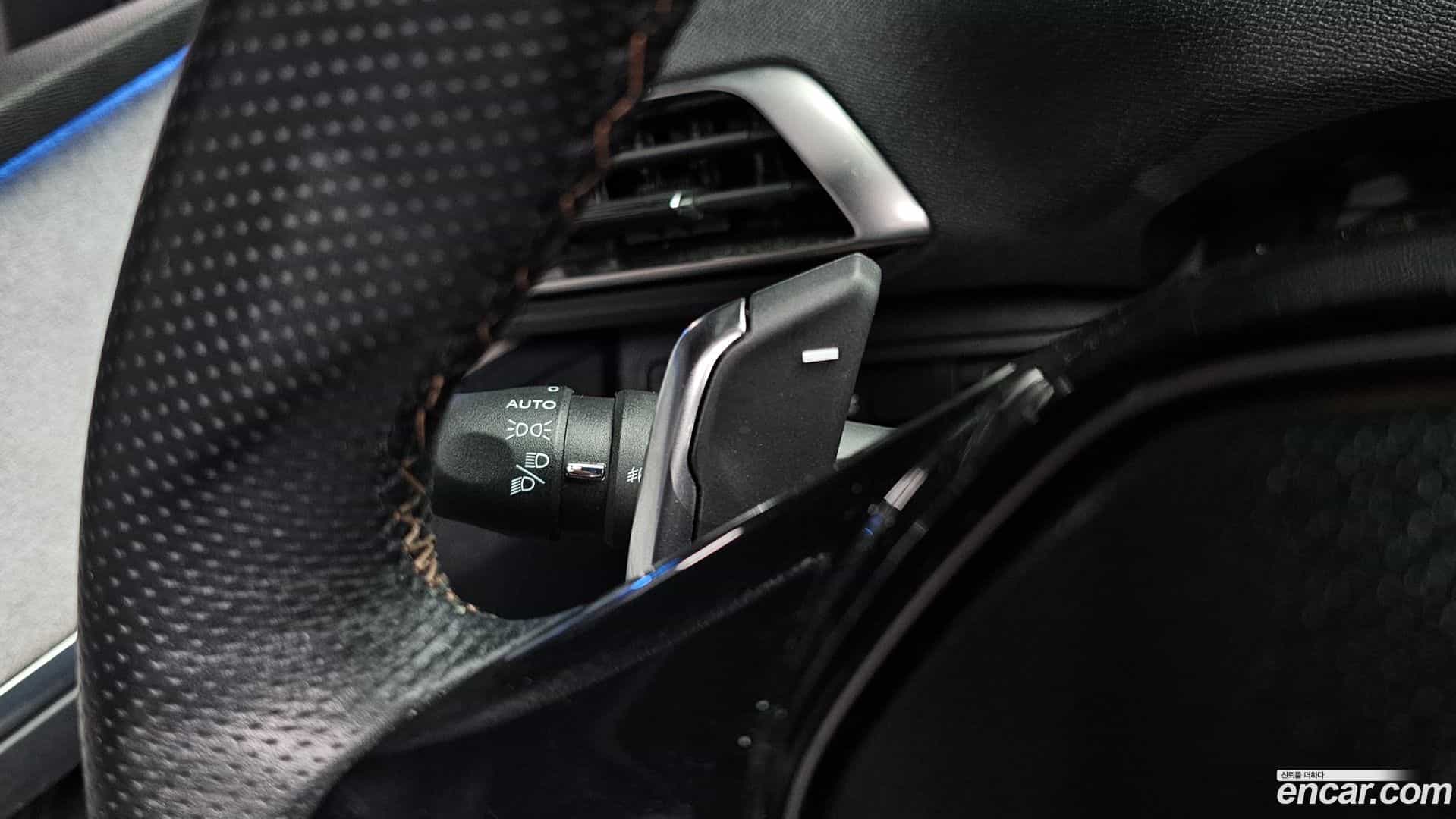 3008 Peugeot 2018.2-OPTION-043