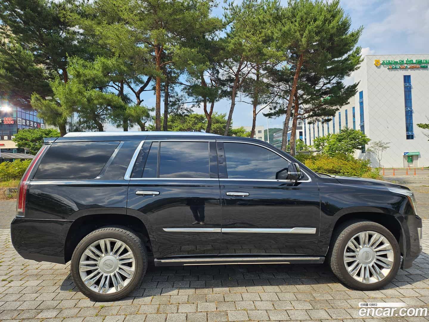 Escalade Cadillac 2019.10-OUTER-005