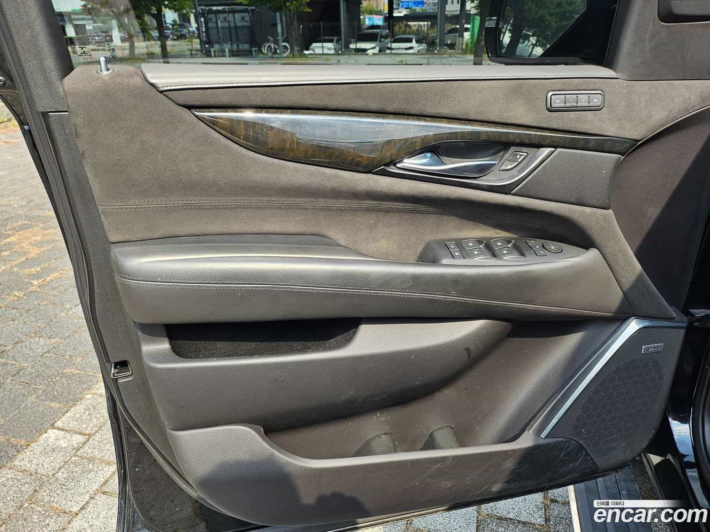 Escalade Cadillac 2019.10-OPTION-017