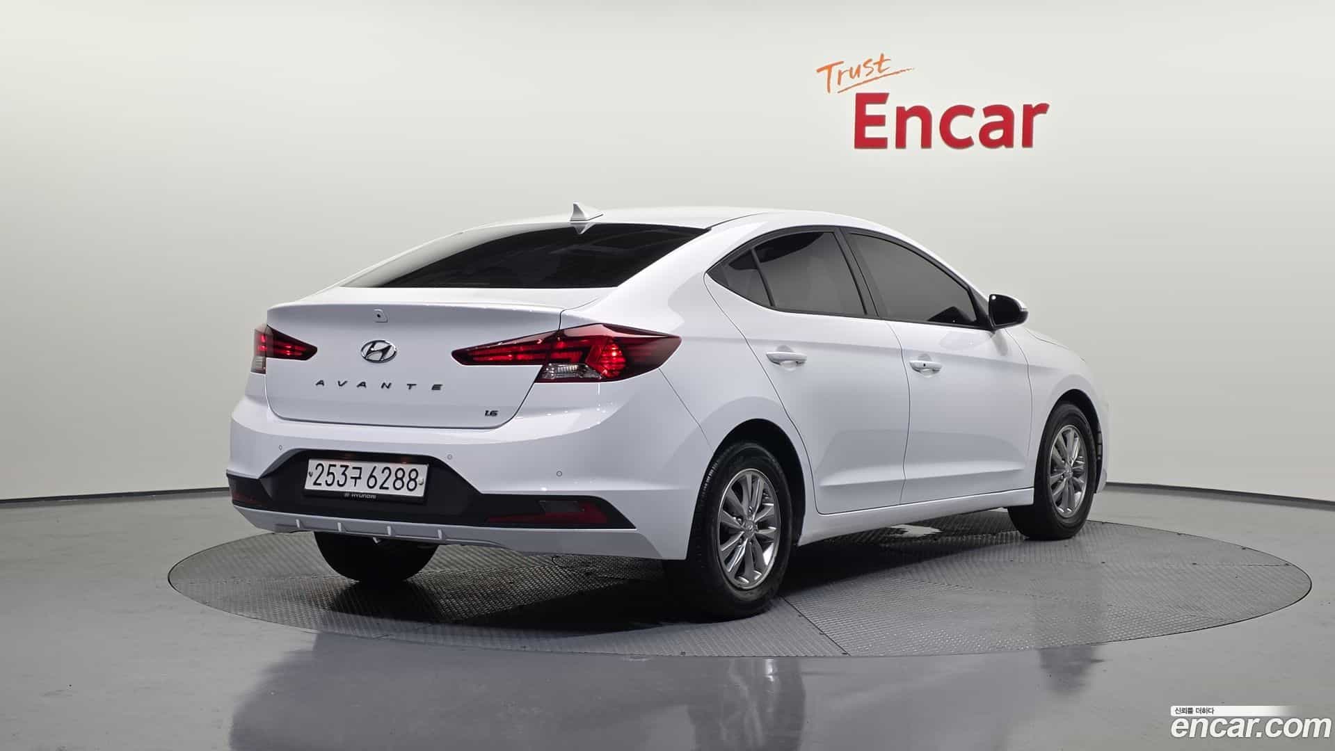 AVANTE Hyundai 2019.9-OUTER-002