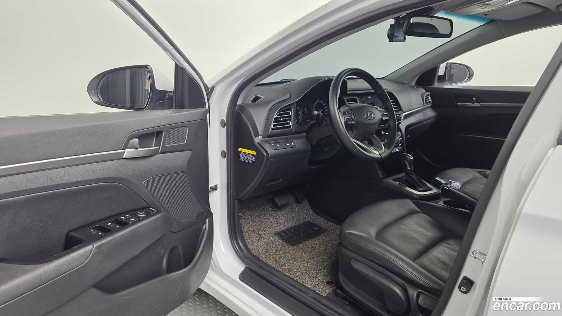 AVANTE Hyundai 2019.9-INNER-010