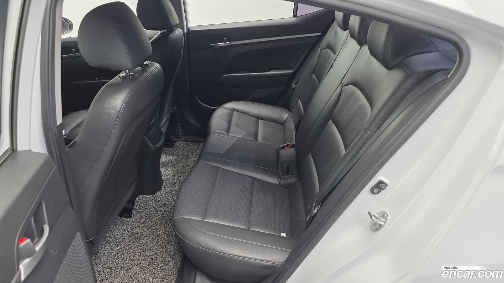 AVANTE Hyundai 2019.9-OPTION-016