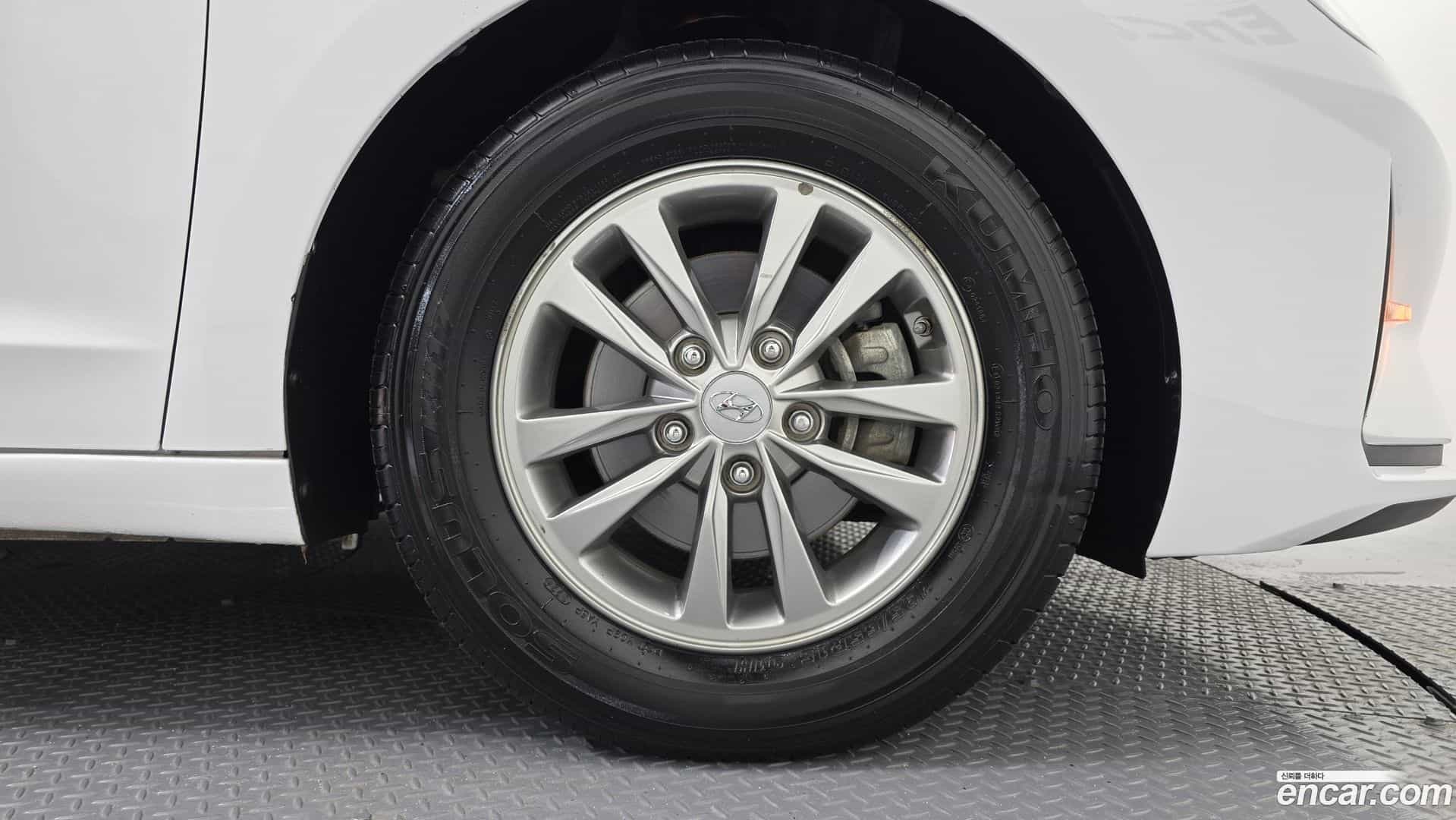 AVANTE Hyundai 2019.9-OUTER-031
