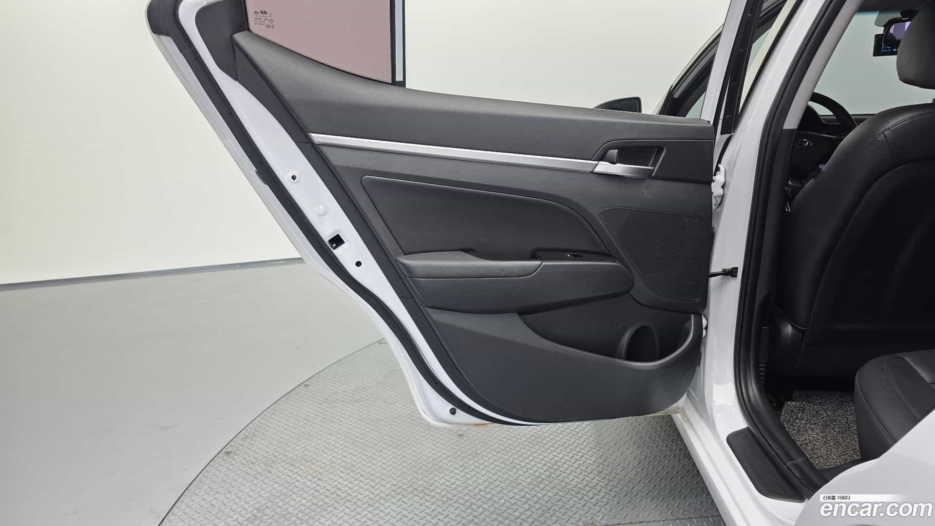 AVANTE Hyundai 2019.9-INNER-035