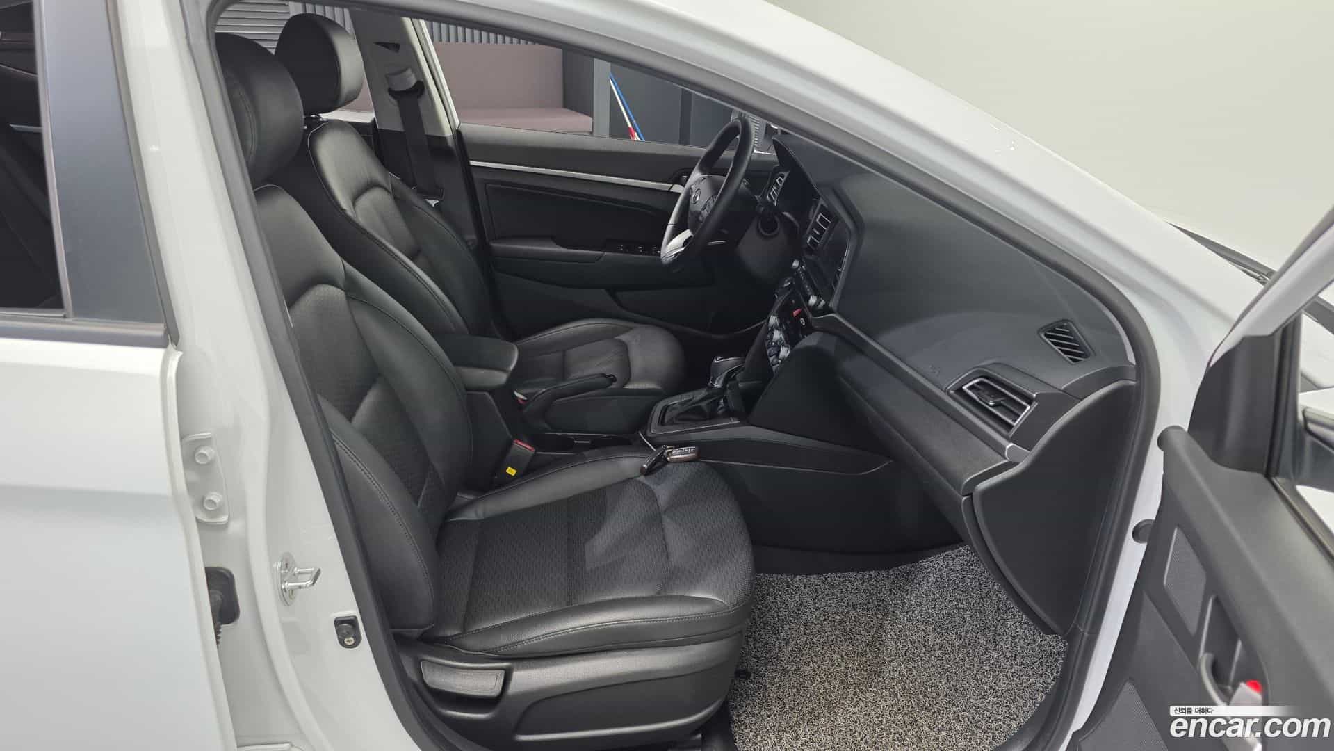 AVANTE Hyundai 2019.9-INNER-036