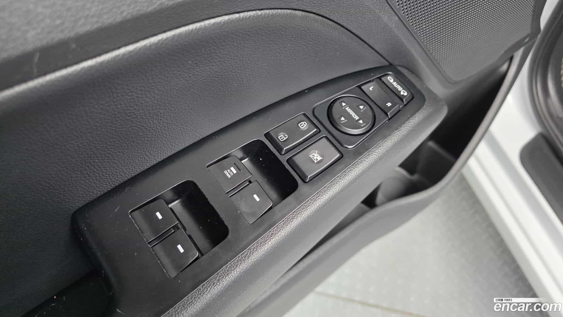 AVANTE Hyundai 2019.9-OPTION-046