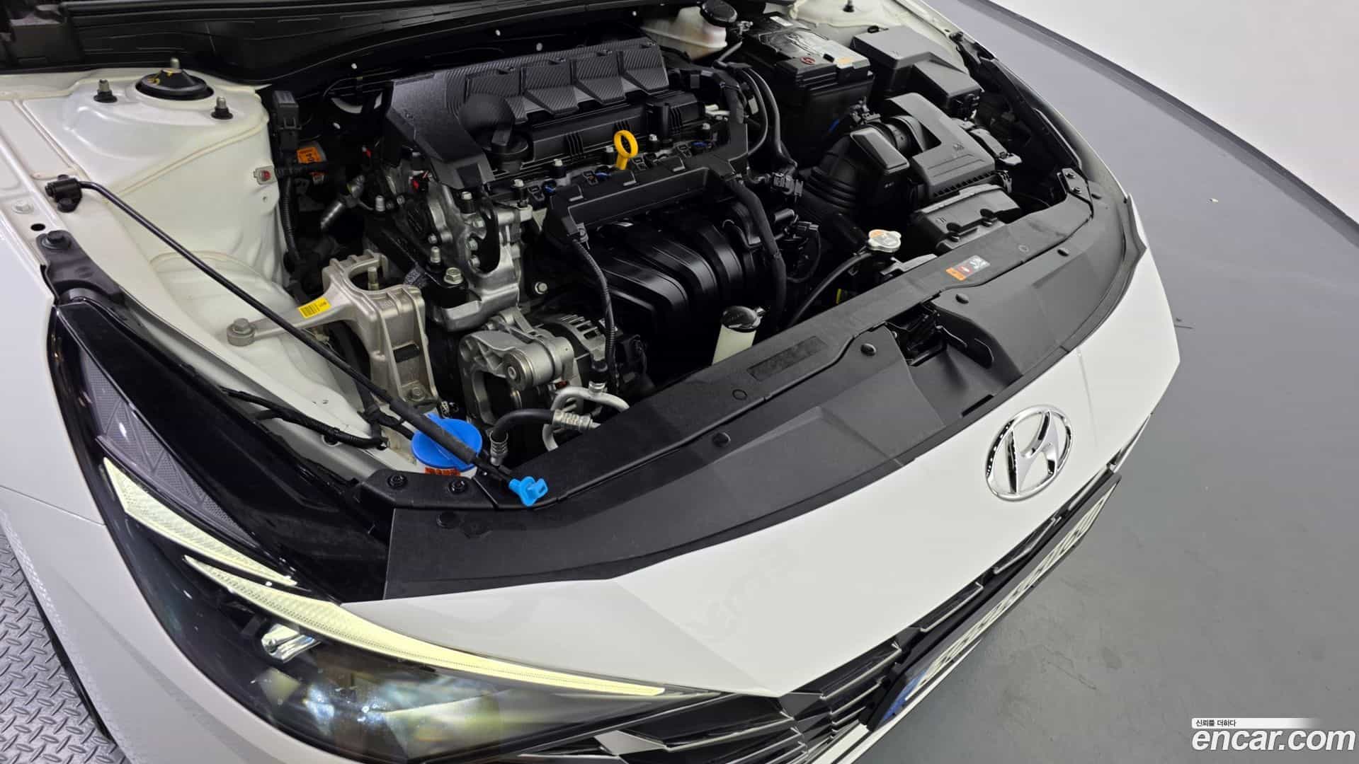 AVANTE Hyundai 2023.0-OUTER-006