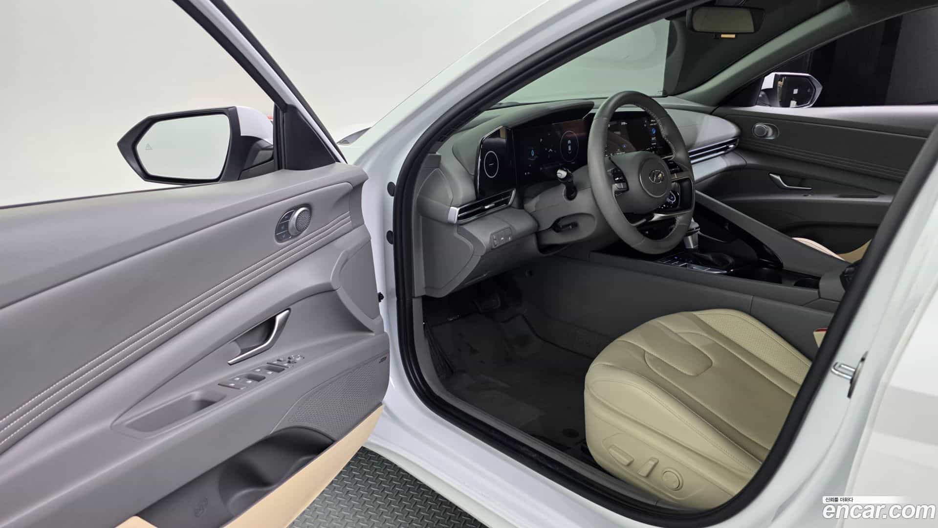 AVANTE Hyundai 2023.0-INNER-010