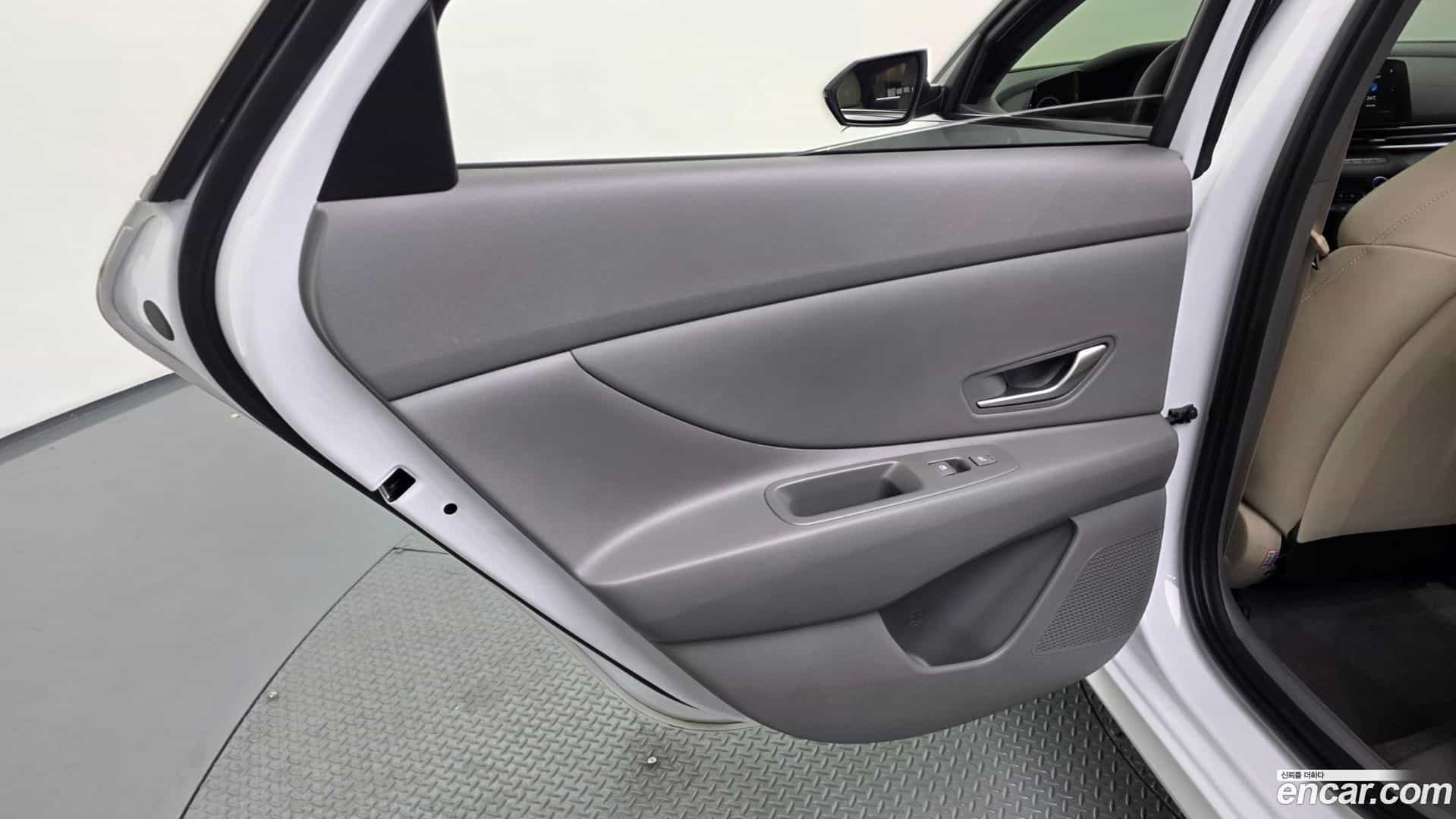 AVANTE Hyundai 2023.0-INNER-035