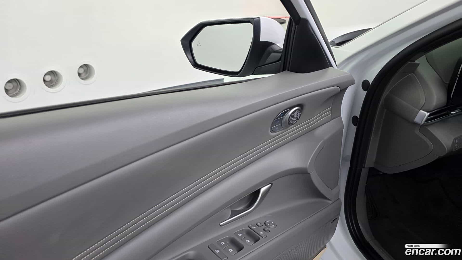 AVANTE Hyundai 2023.0-OPTION-040