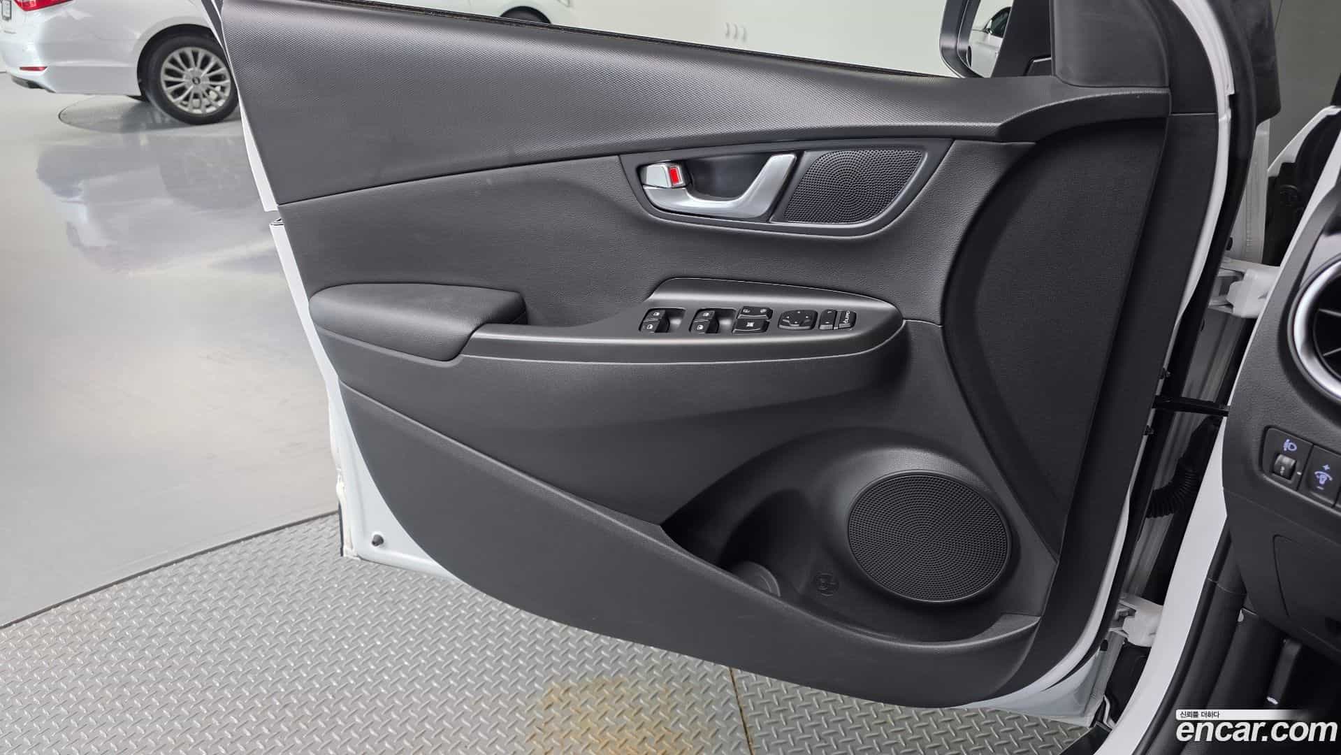 Kona Hyundai 2022.6-INNER-034