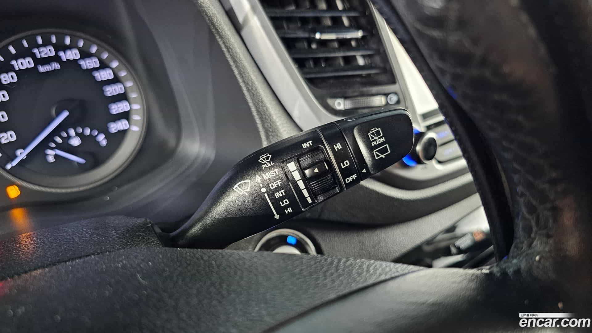 Tucson Hyundai 2017.6-OPTION-023