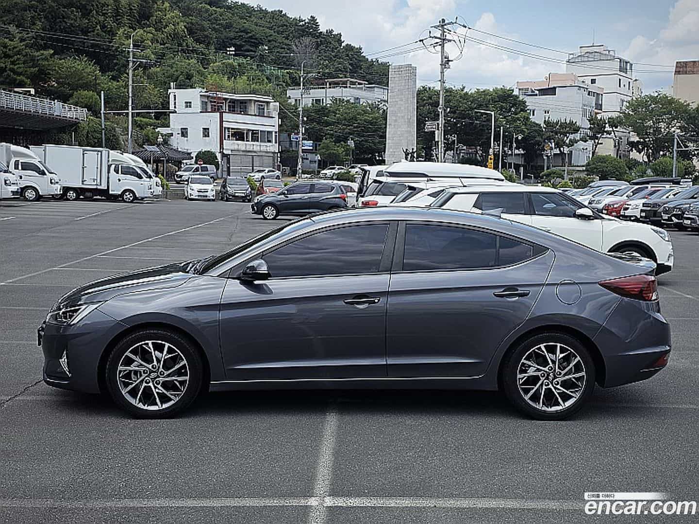 AVANTE Hyundai 2018.9-OUTER-004