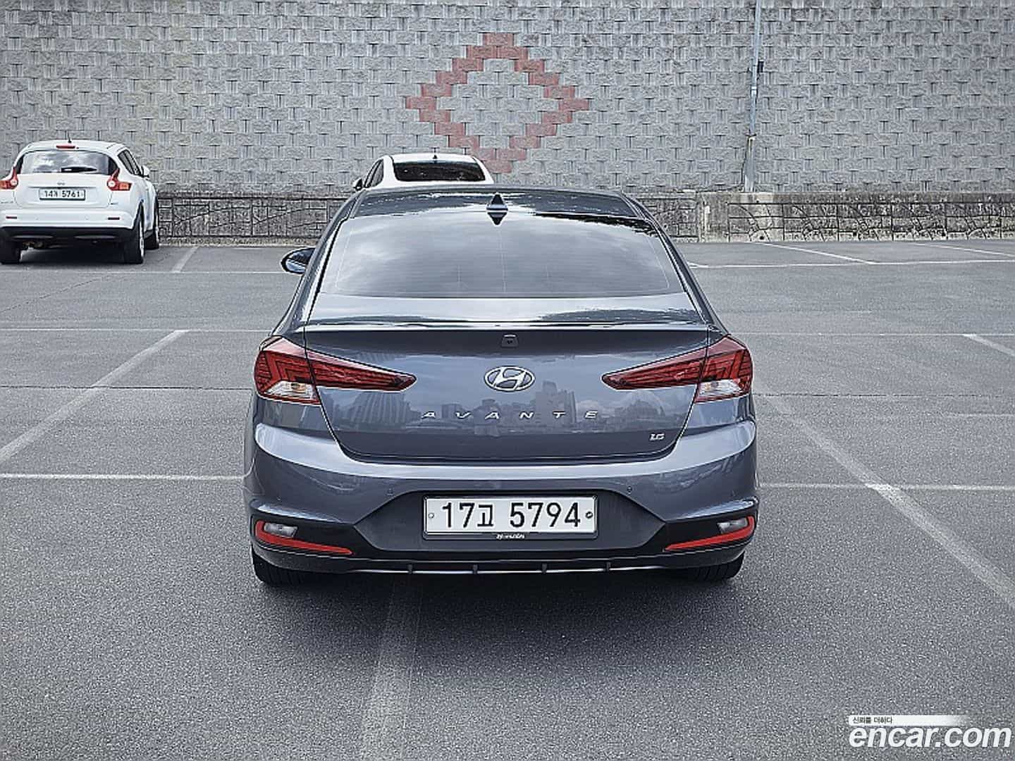 AVANTE Hyundai 2018.9-OUTER-005