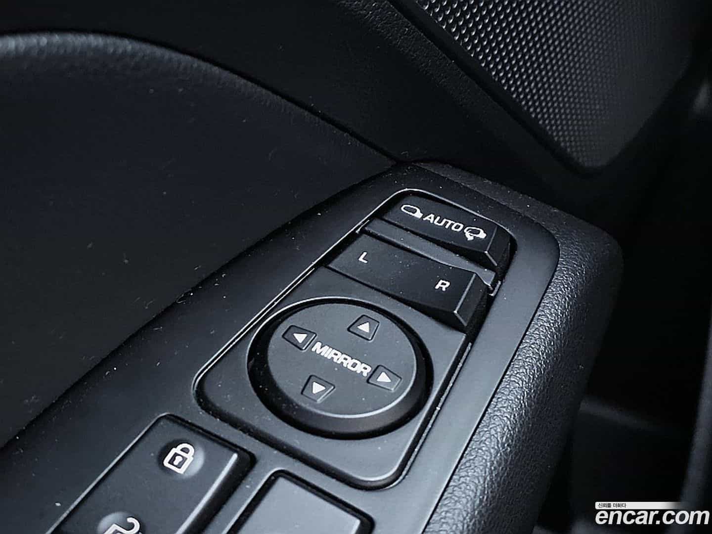 AVANTE Hyundai 2018.9-OPTION-017