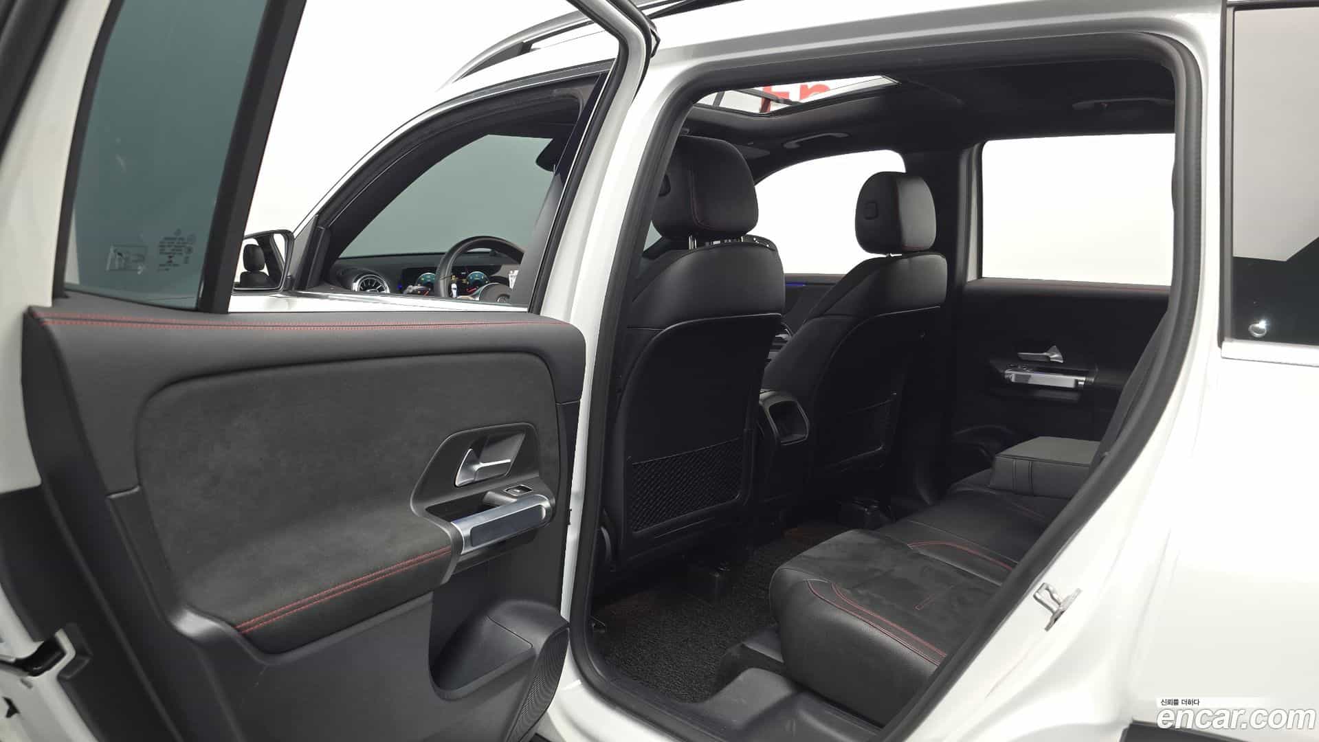 GLB-Class Mercedes-Benz 2021.2-INNER-036