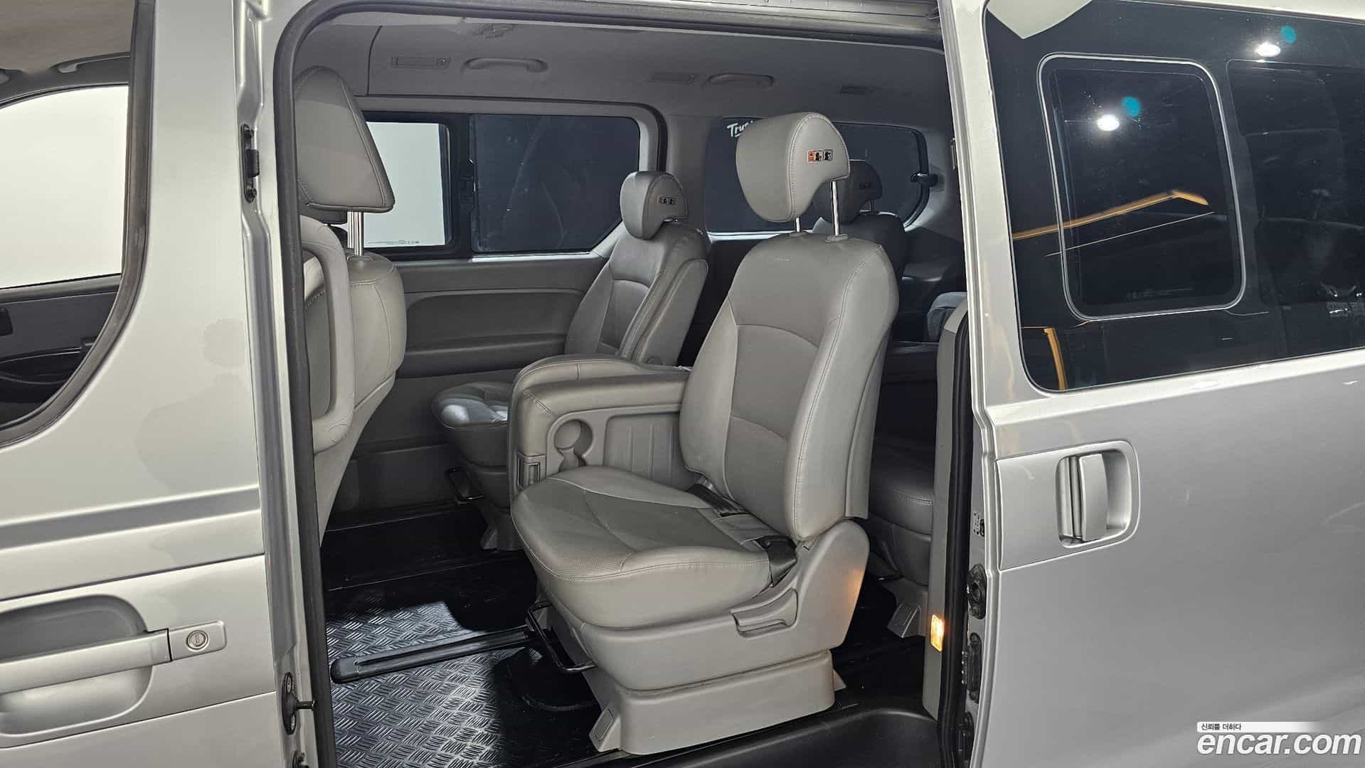 Starex Hyundai 2019.3-OPTION-015