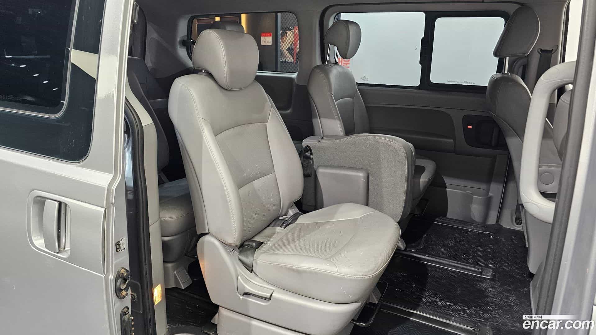 Starex Hyundai 2019.3-OPTION-016