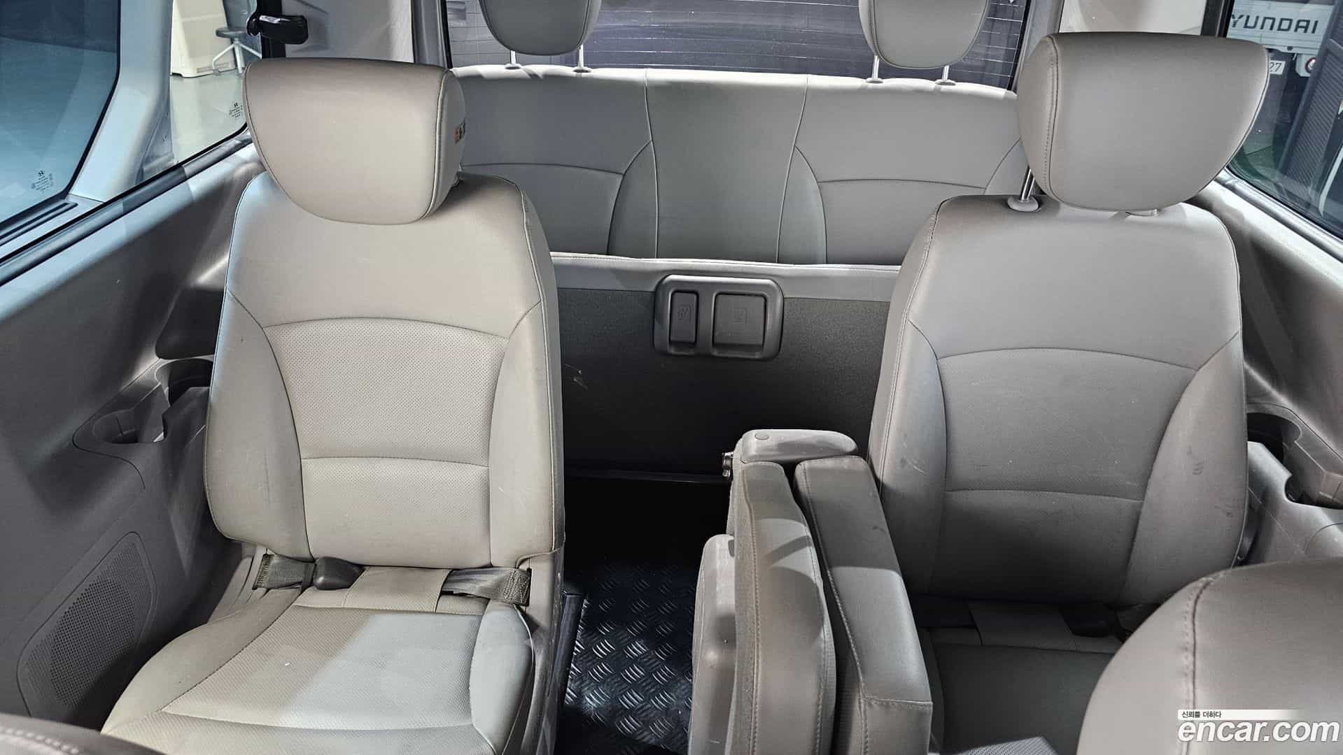 Starex Hyundai 2019.3-OPTION-017