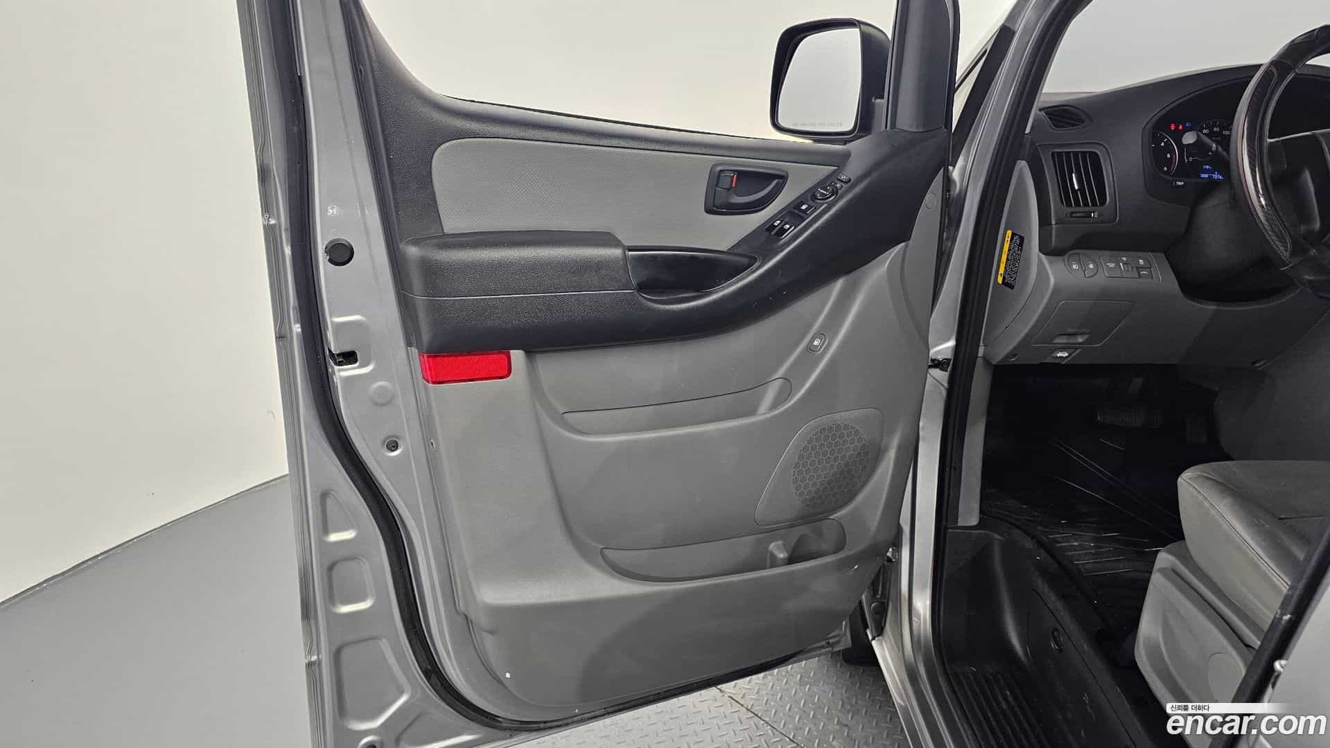 Starex Hyundai 2019.3-INNER-034