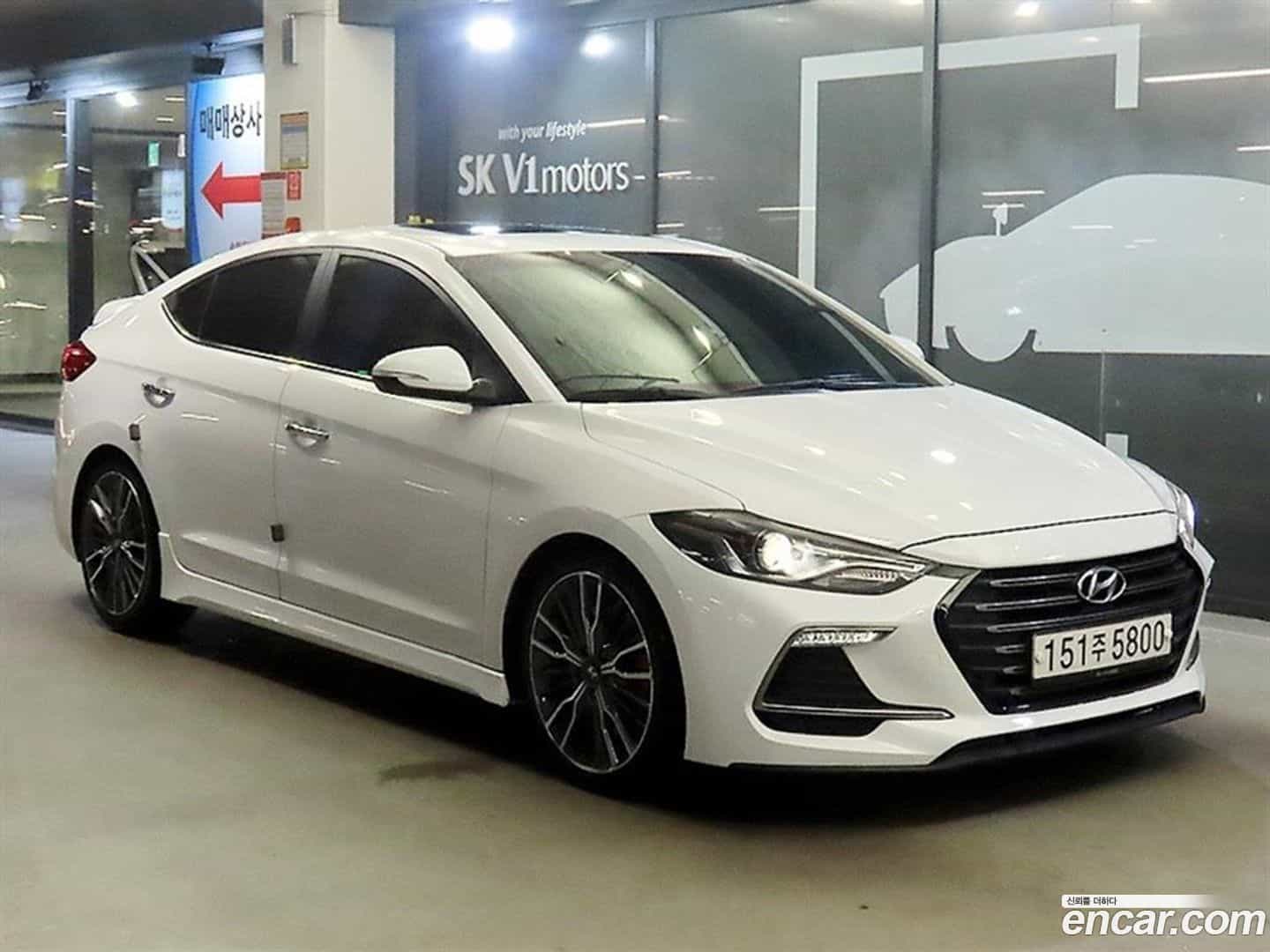AVANTE Hyundai 2017.6-OUTER-001