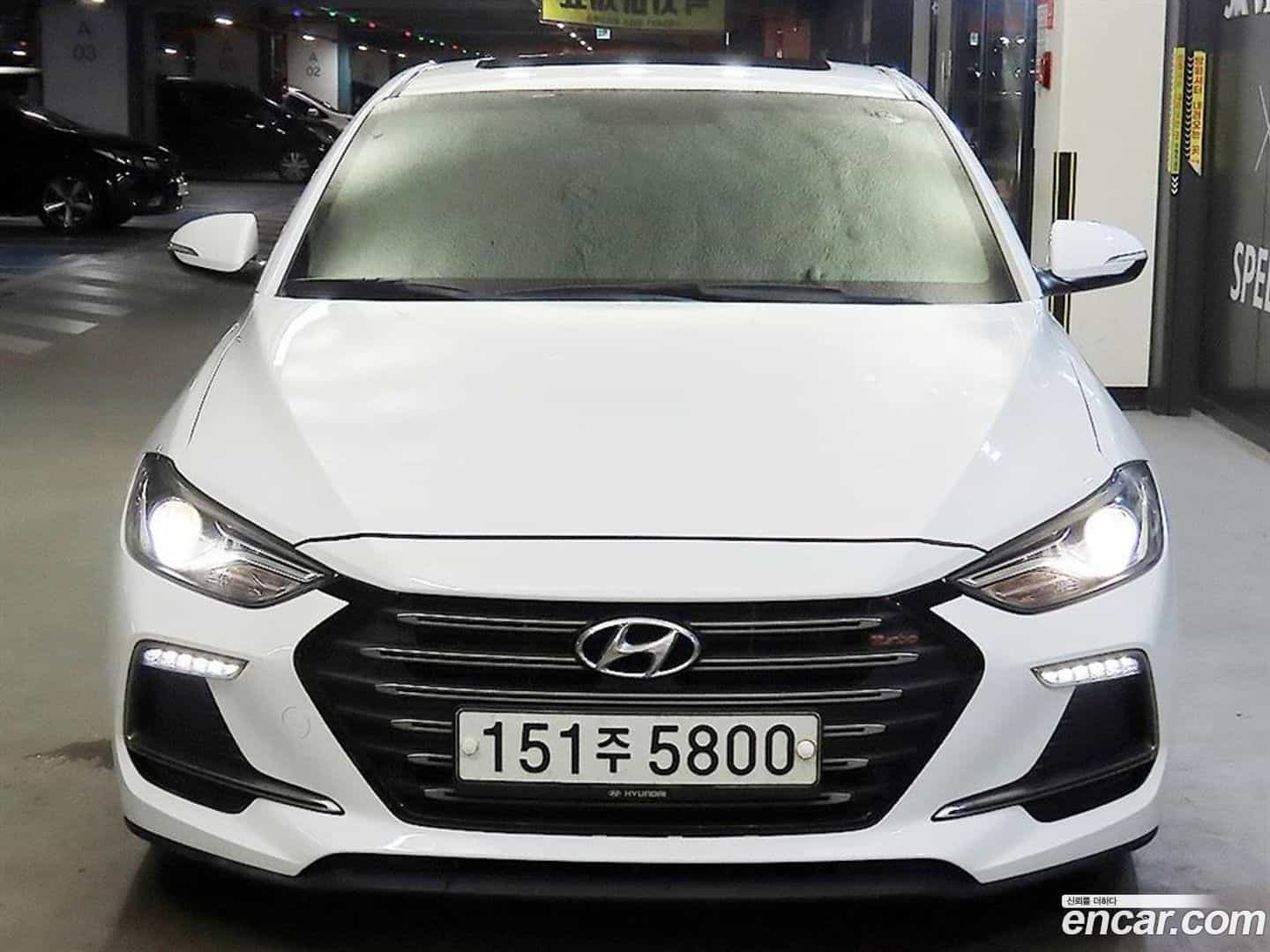 AVANTE Hyundai 2017.6-OUTER-002