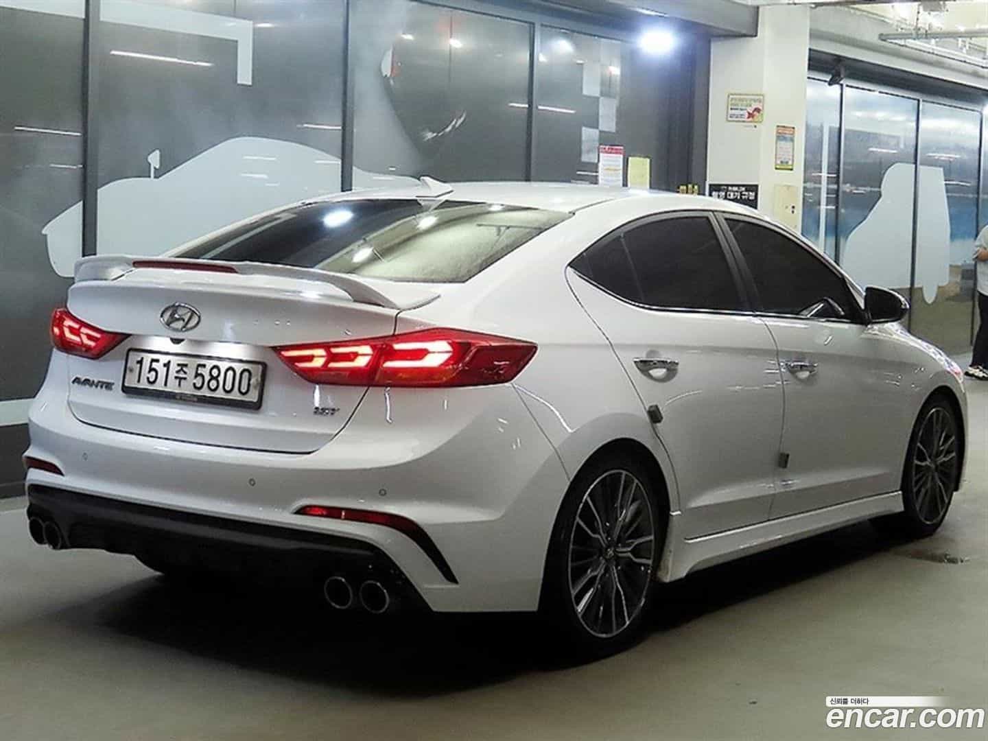 AVANTE Hyundai 2017.6-OUTER-004